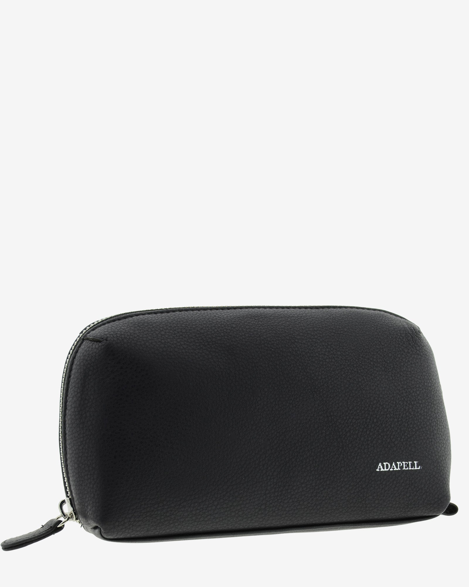 Tech pouch, estuche tecnológico en piel auténtica en color negro y cierre de cremallera, vista diagonal frontal