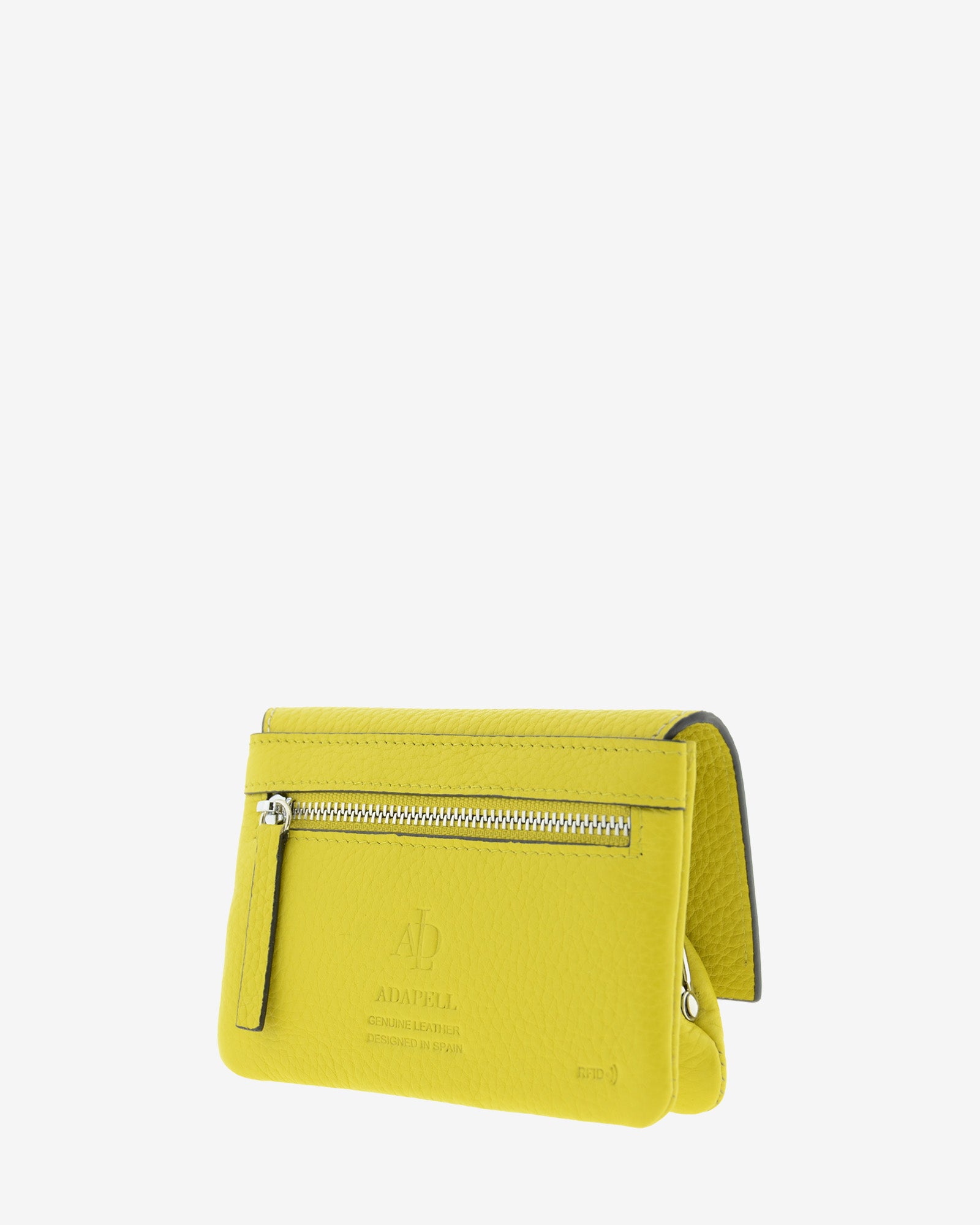 Monedero mediano ref. 4257-17, en piel auténtica granulada de alta calidad de color amarillo citrine, con boquilla interior y con protección de tarjetas RFID de la colección Nude. Vista diagonal trasera