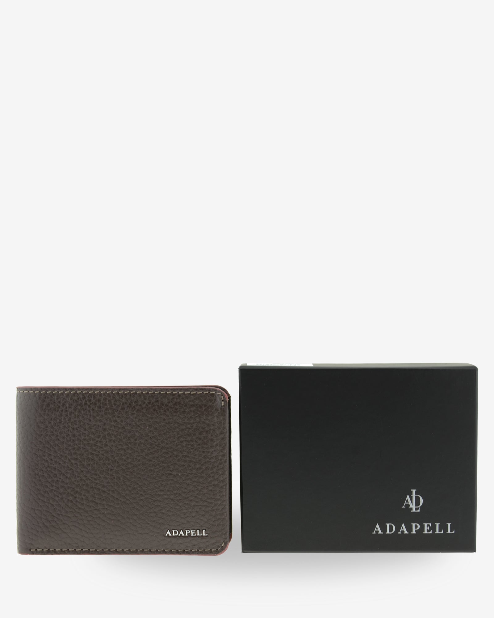 Cartera de hombre Nexo 1672 en piel chocolate presentada junto a la caja ADAPELL