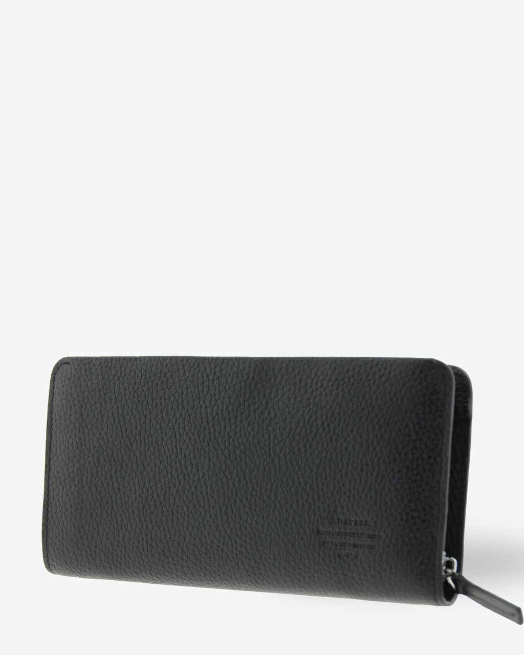 Vista trasera en tres cuartos de la cartera grande de piel Nexo 4260 en color negro con cierre perimetral de cremallera.