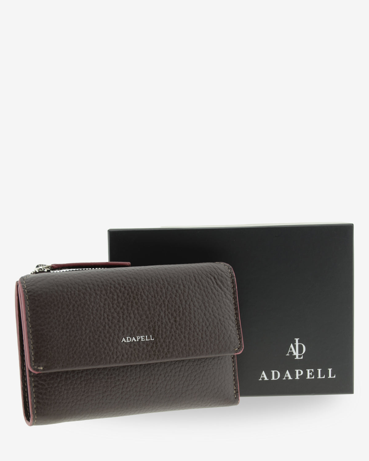 Cartera de piel Nexo 4261 en color chocolate presentada junto a su caja Adapell.