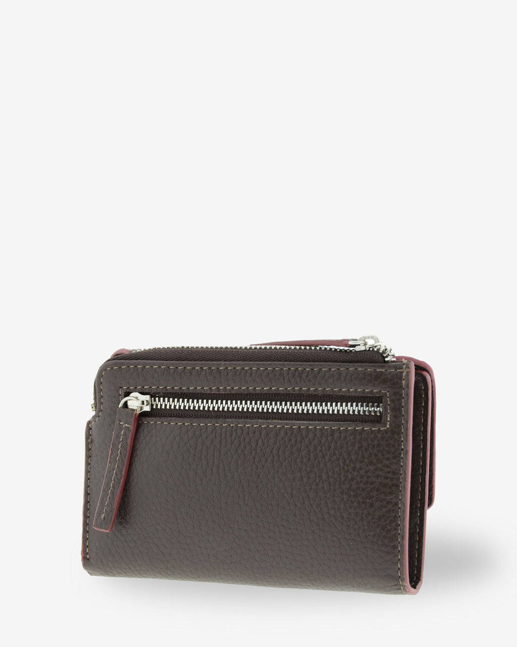 Vista trasera en tres cuartos de la cartera Nexo 4261 chocolate con monedero exterior con cremallera.