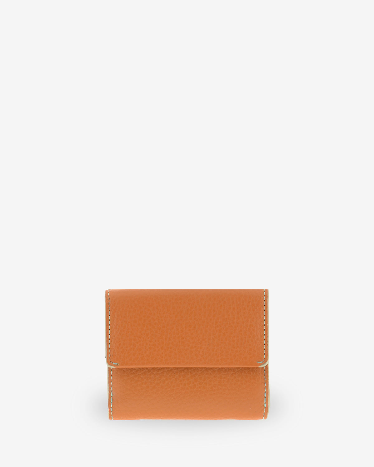 Vista trasera de la cartera pequeña de piel Nexo 4262 en color miel con solapa 