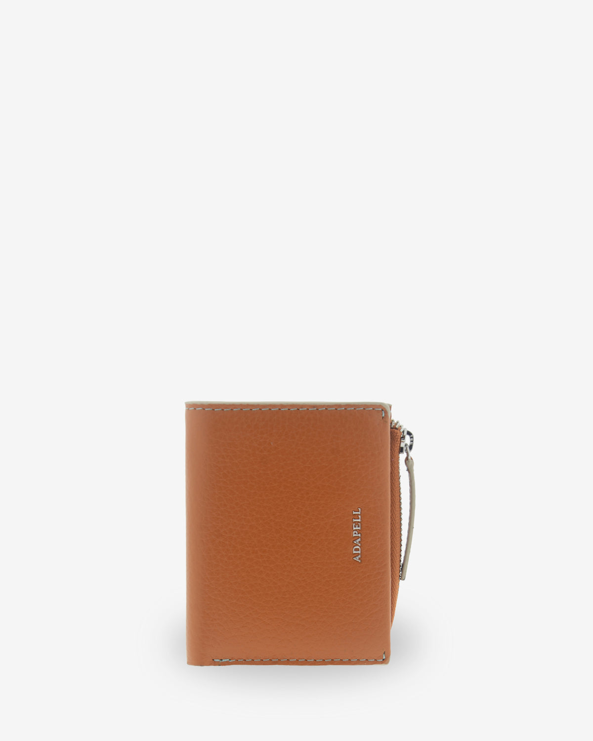 Vista frontal de la cartera pequeña y fina de piel Nexo 4263 en color miel con logo ADAPELL.