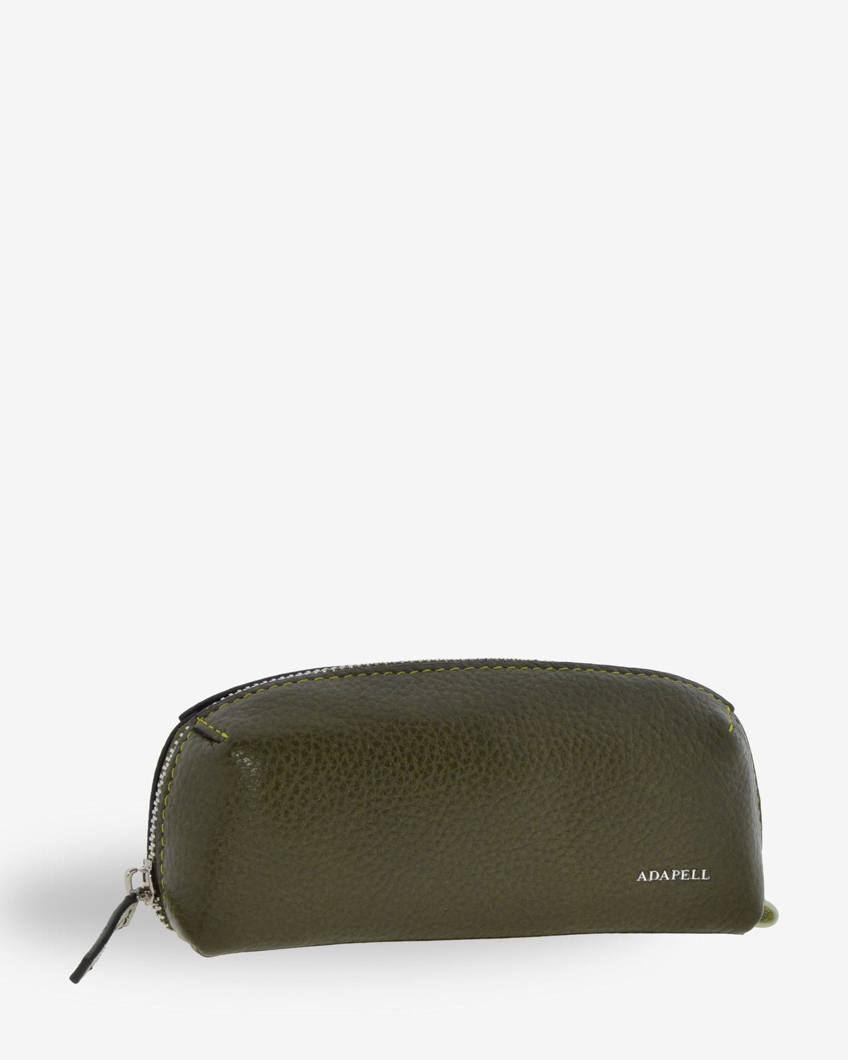 Estuche para esenciales Nexo 8097 de Adapell en piel verde Loden, vista tres cuartos frontal con cremallera superio