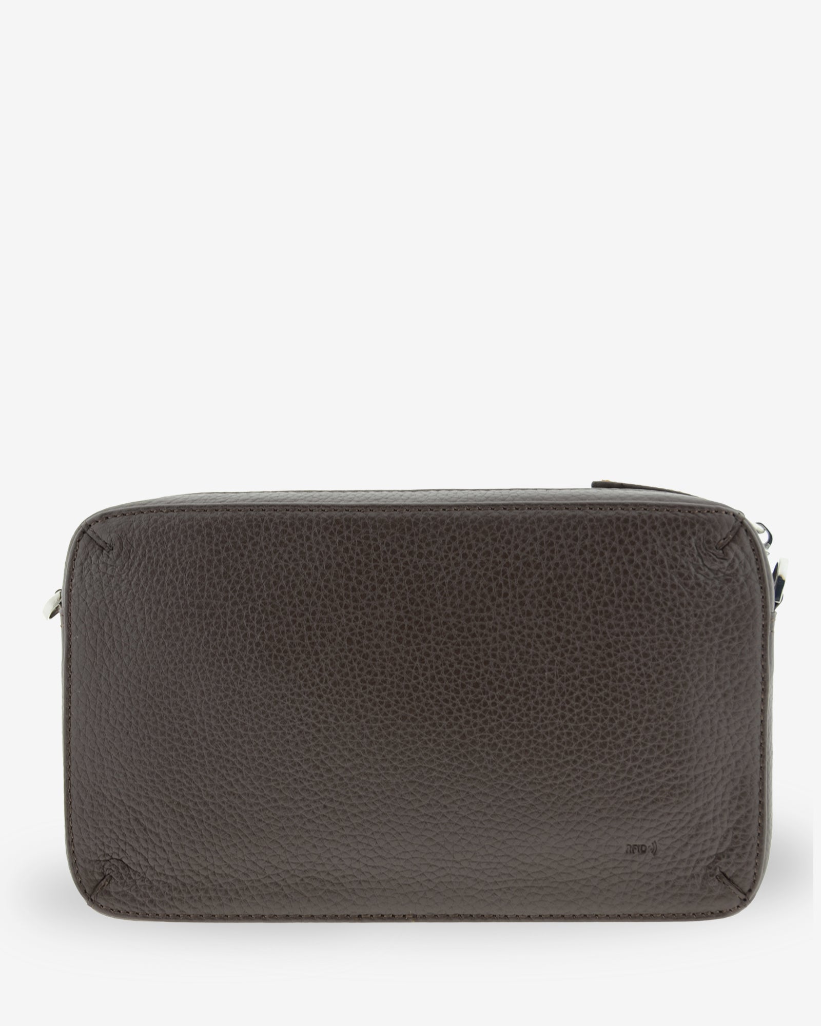 Bolso bandolera horizontal Nexo en color chocolate, vista trasera