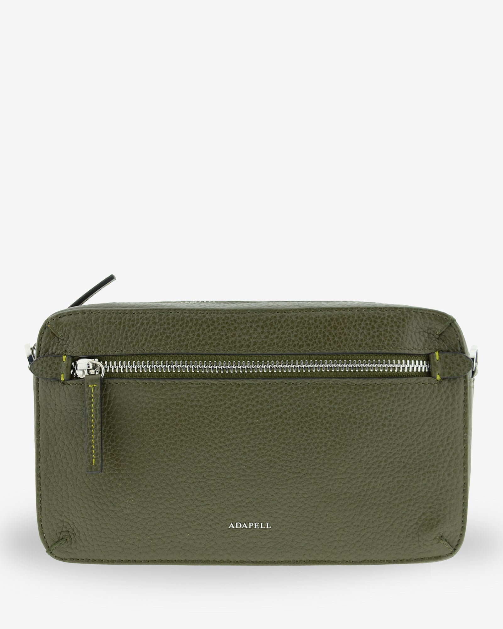 Bolso bandolera horizontal Nexo en color verde, vista frontal con bolsillo exterior con cremallera