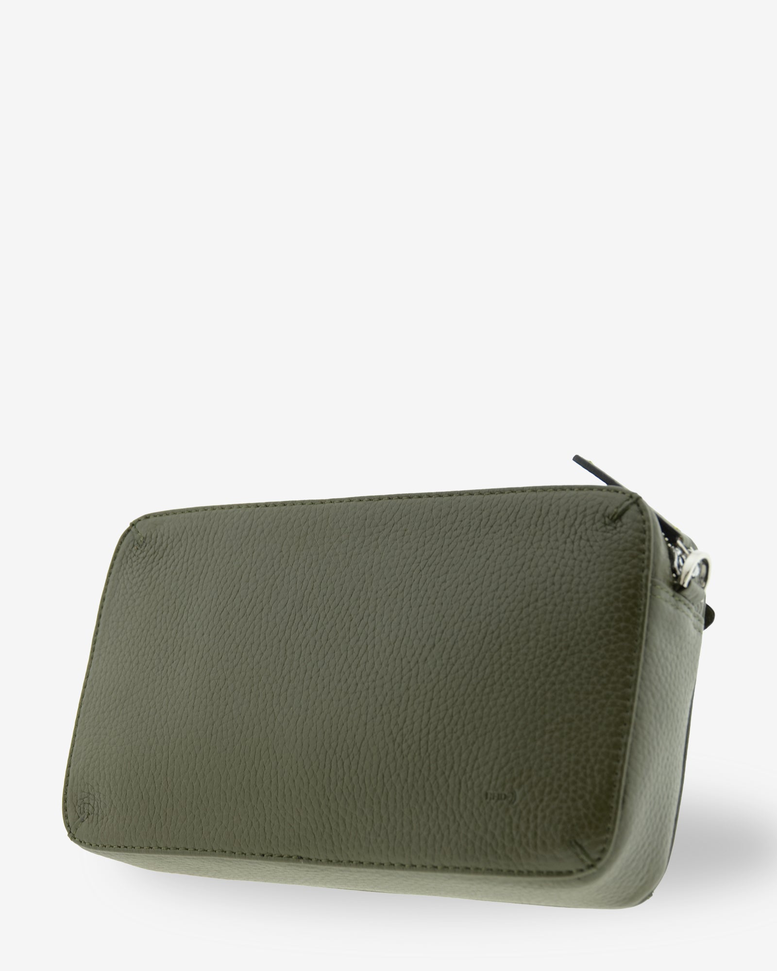Bolso bandolera horizontal Nexo en color verde, vista tres cuartos trasera