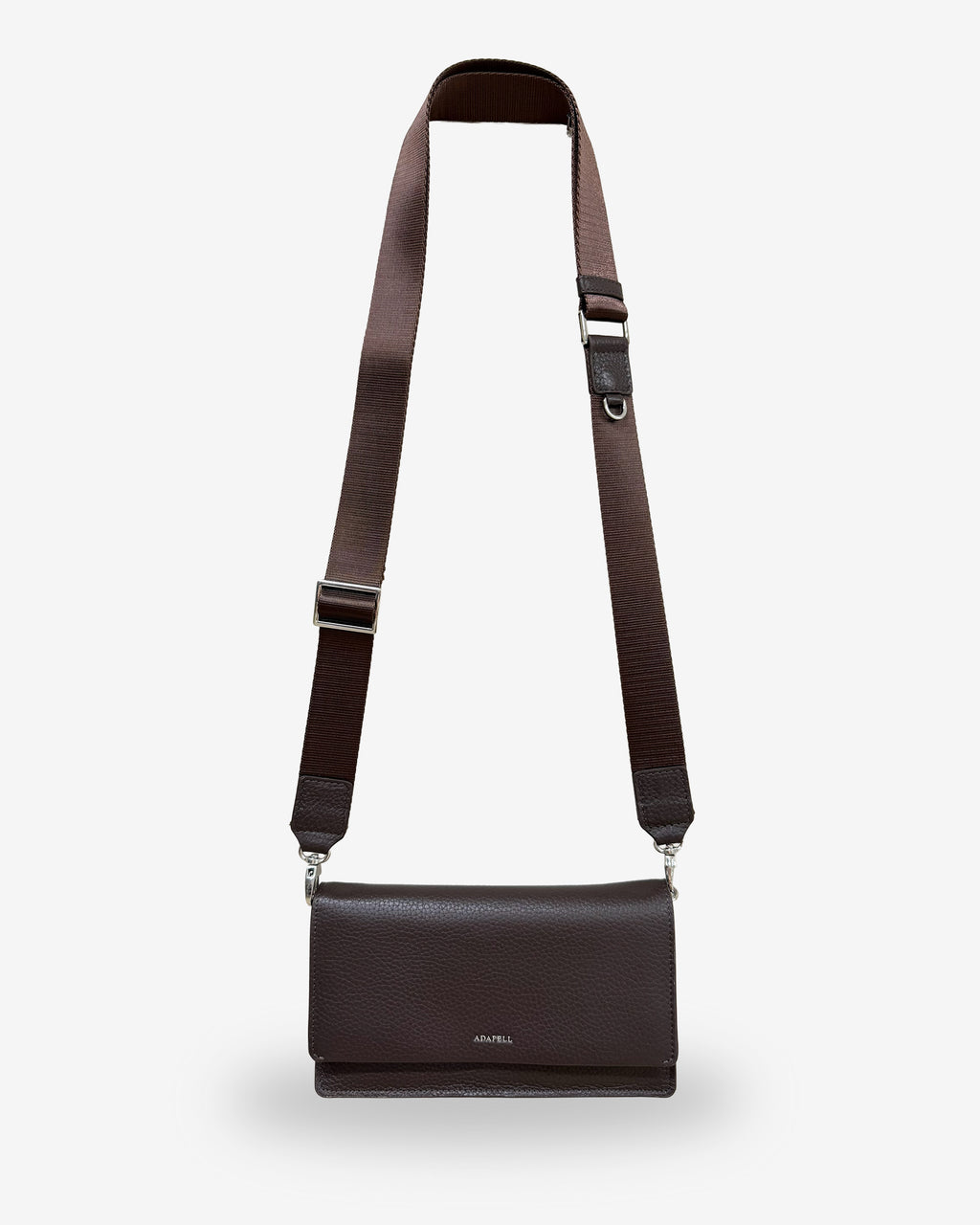 Bolso bandolera Nexo 8090 chocolate con bandolera de nylon regulable y desmontable