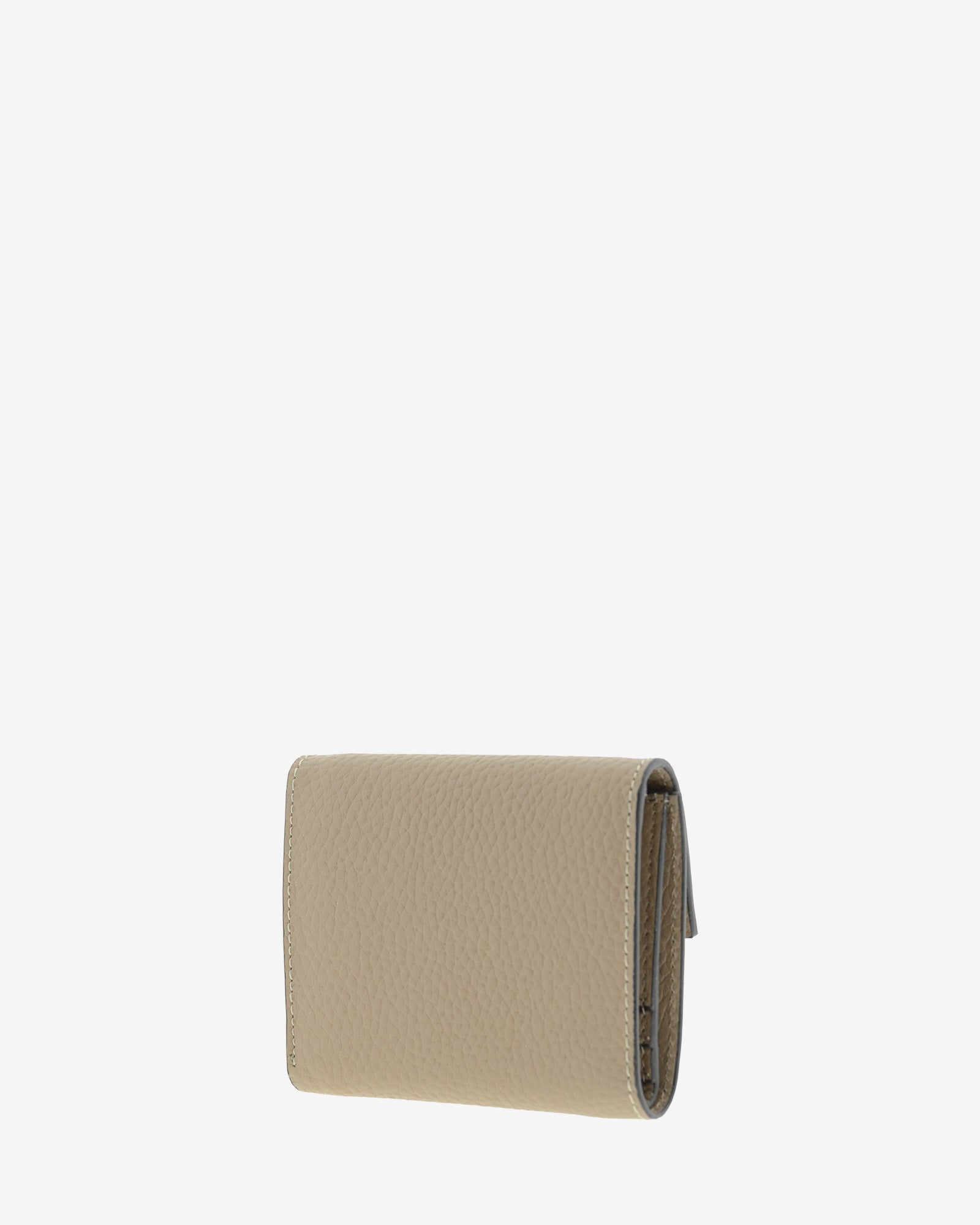 Cartera pequeña Nude 4256 en color Topo, vista trasera en tres cuartos mostrando el perfil y la piel granulada.