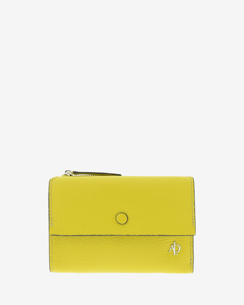 Cartera pequeña de mujer Nude en color Citrine, vista frontal con solapa, botón a presión y logo metálico Adapell.