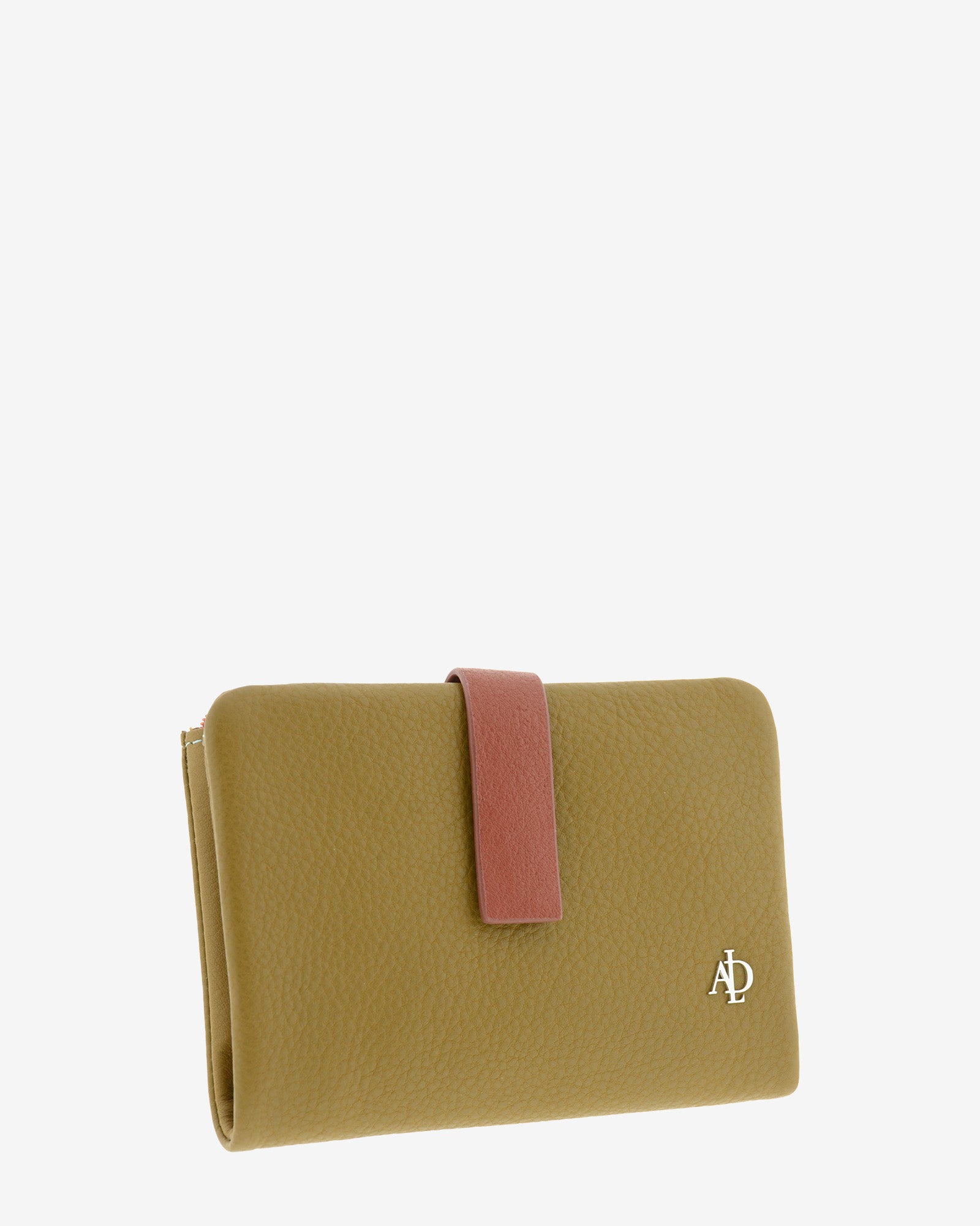 Cartera de mujer de piel auténtica ref. 4249-2, de medida mediana en color ámbar ébano con protección de tarjetas RFID de la colección Brisa, vista frontal diagonal