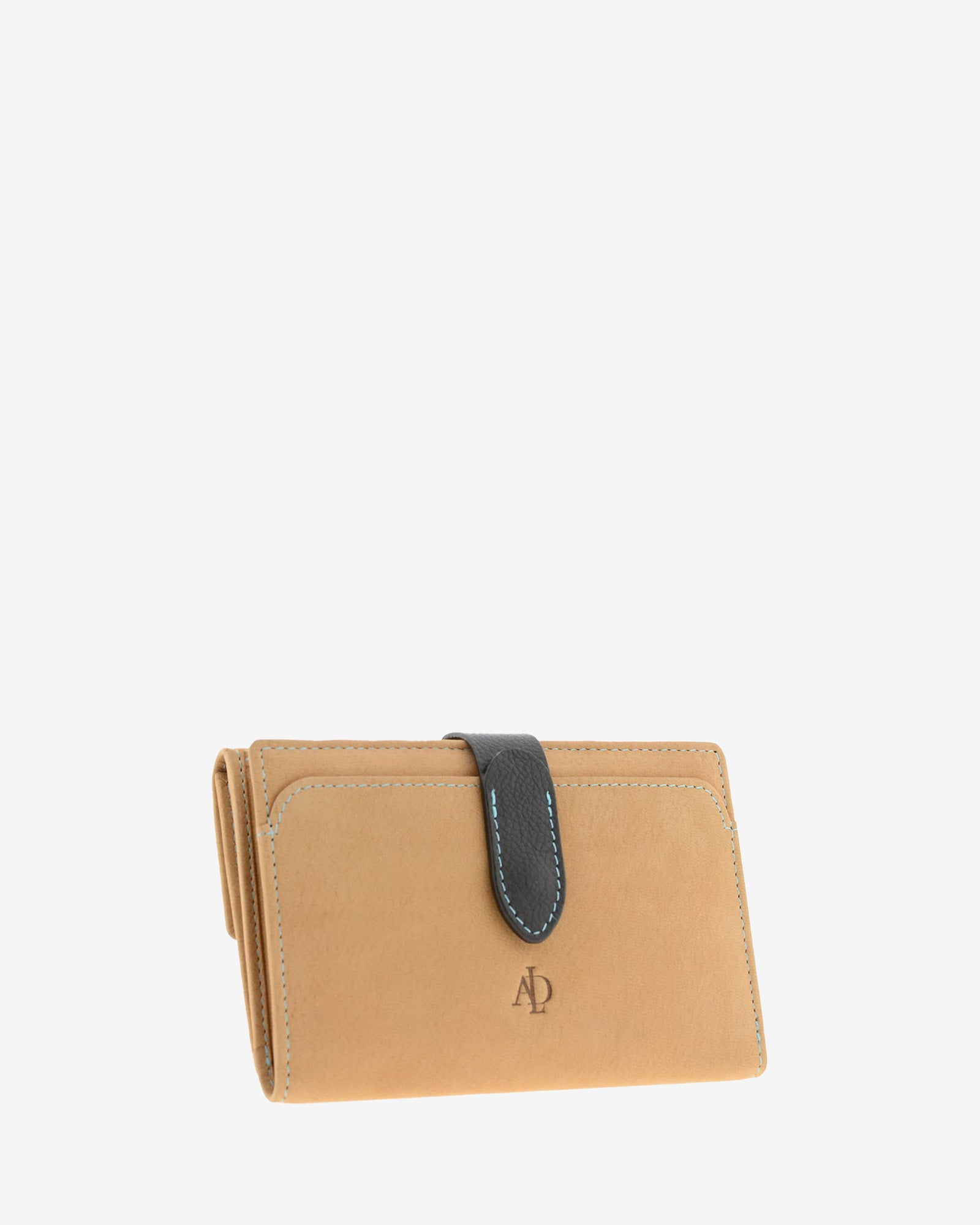 Cartera mediana de piel color cuero con cierre de botón, pieza negra en contraste y estructura plegada, 4197-6