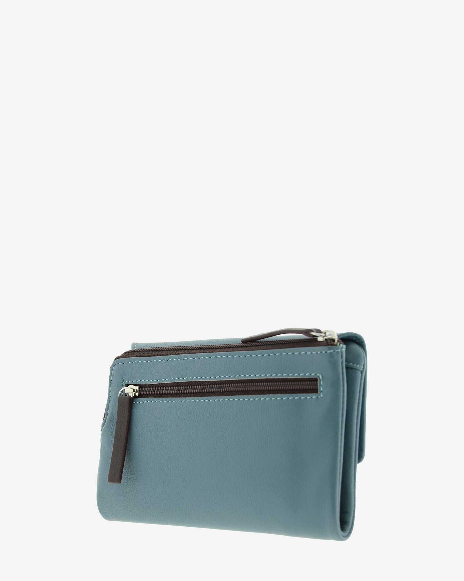 Cartera de piel Adapell color azul para mujer, vista diagonal trasera con doble cremallera. Ref. 4242-14