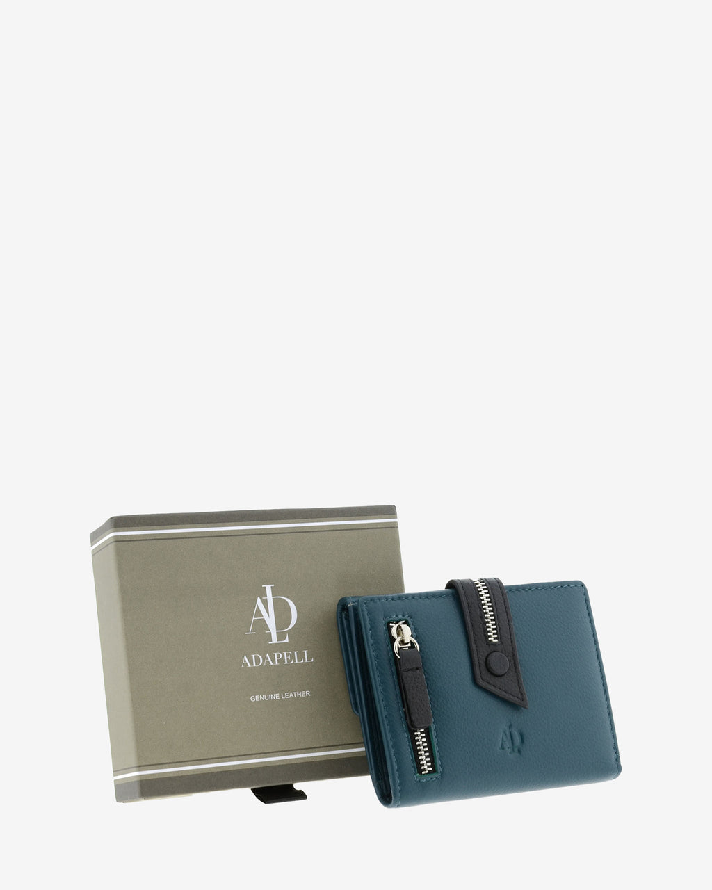 Cartera pequeña de napa de vacuno color azul con RFID presentada sobre caja Adapell, 4223-14