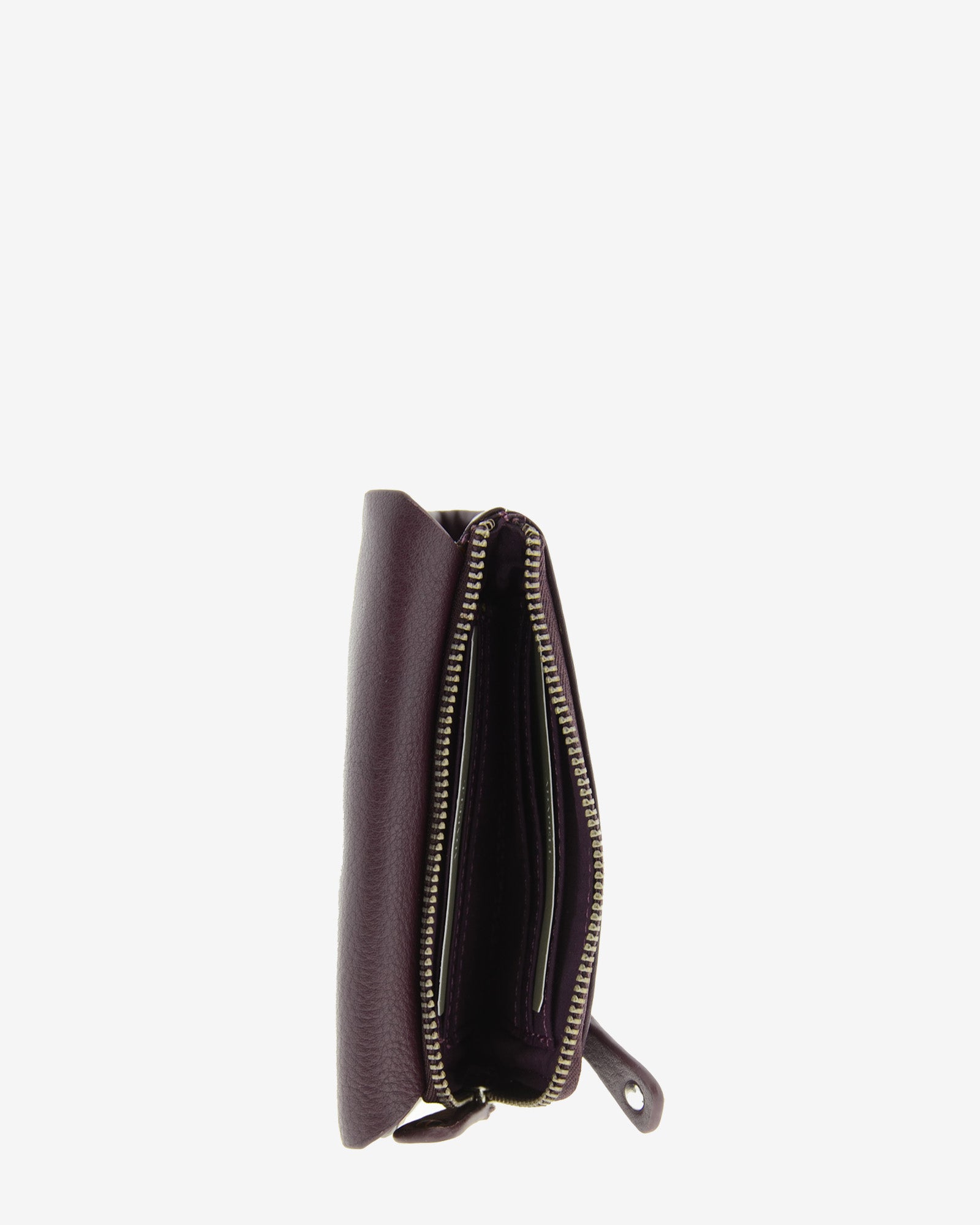 Cartera pequena de mujer en piel autentica con forma de sobre en color berenjena. Ref. 4236-19. Vista interior monedero