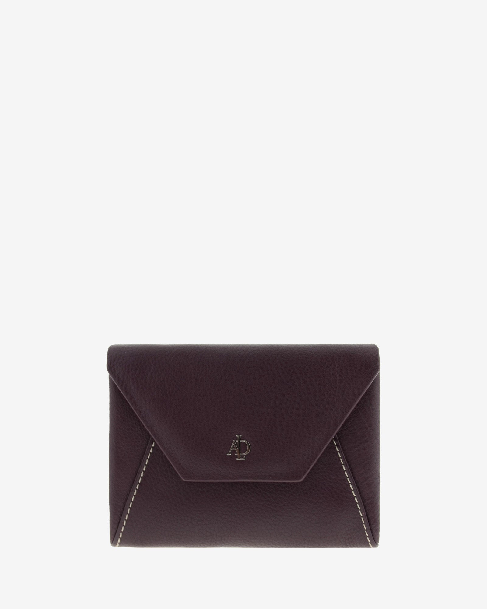 Cartera pequena de mujer en piel autentica con forma de sobre en color berenjena. Ref. 4236-19. Vista frontal