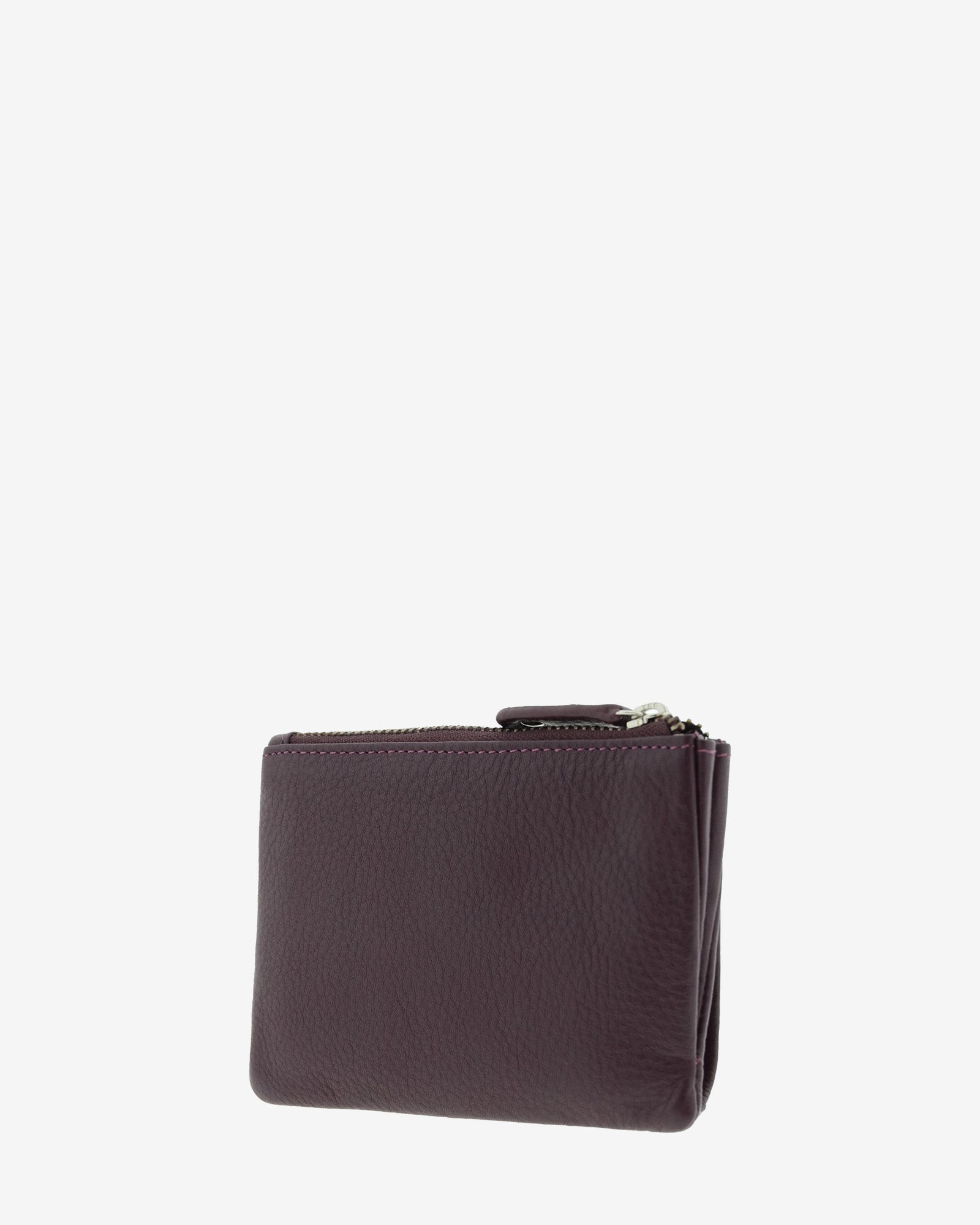 Cartera pequena de mujer en piel autentica con forma de sobre en color berenjena Ref. 4237-19. Vista trasera lisa con monedero de cremallera.