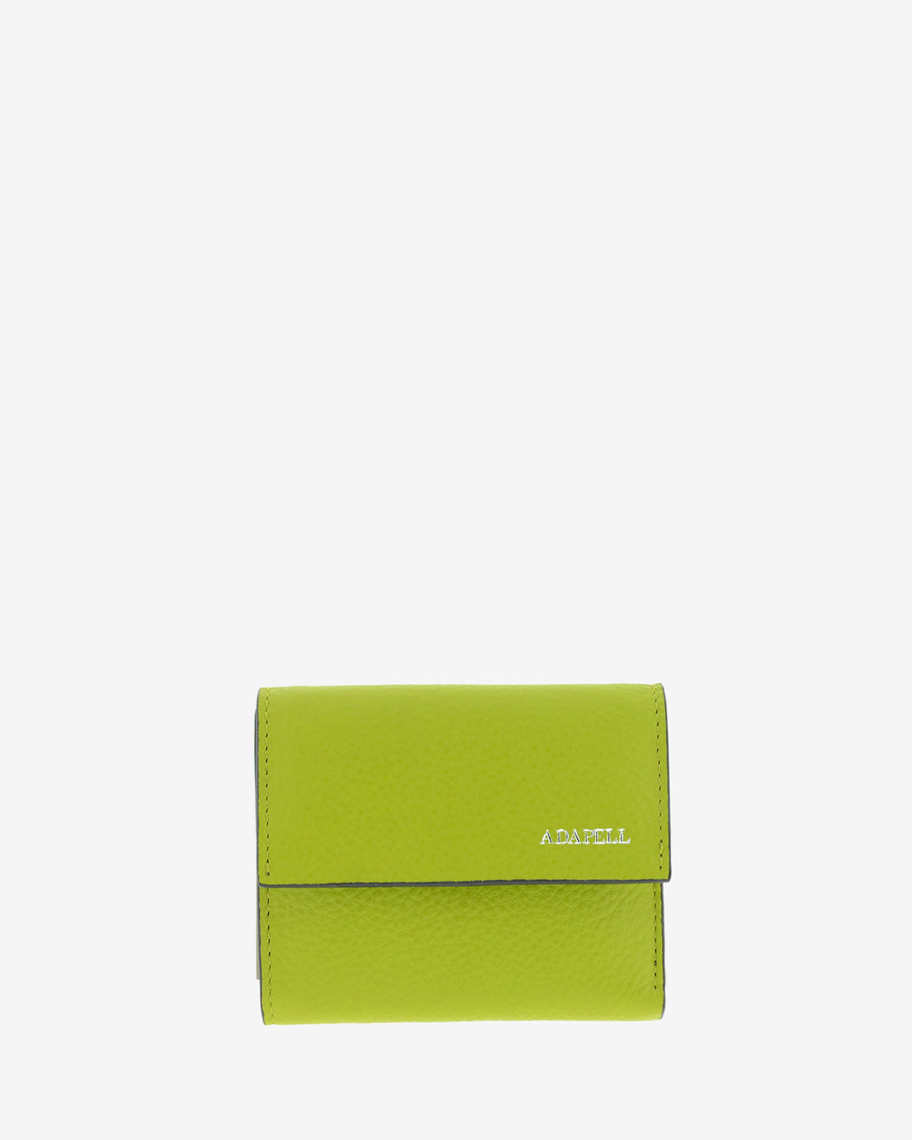 Cartera de piel auténtica ref. 8080-17 con solapa,  en color lima y ribete negro, de medida pequeña y compacta, con protección de tarjetas RFID de la colección Essenza, vista frontal 