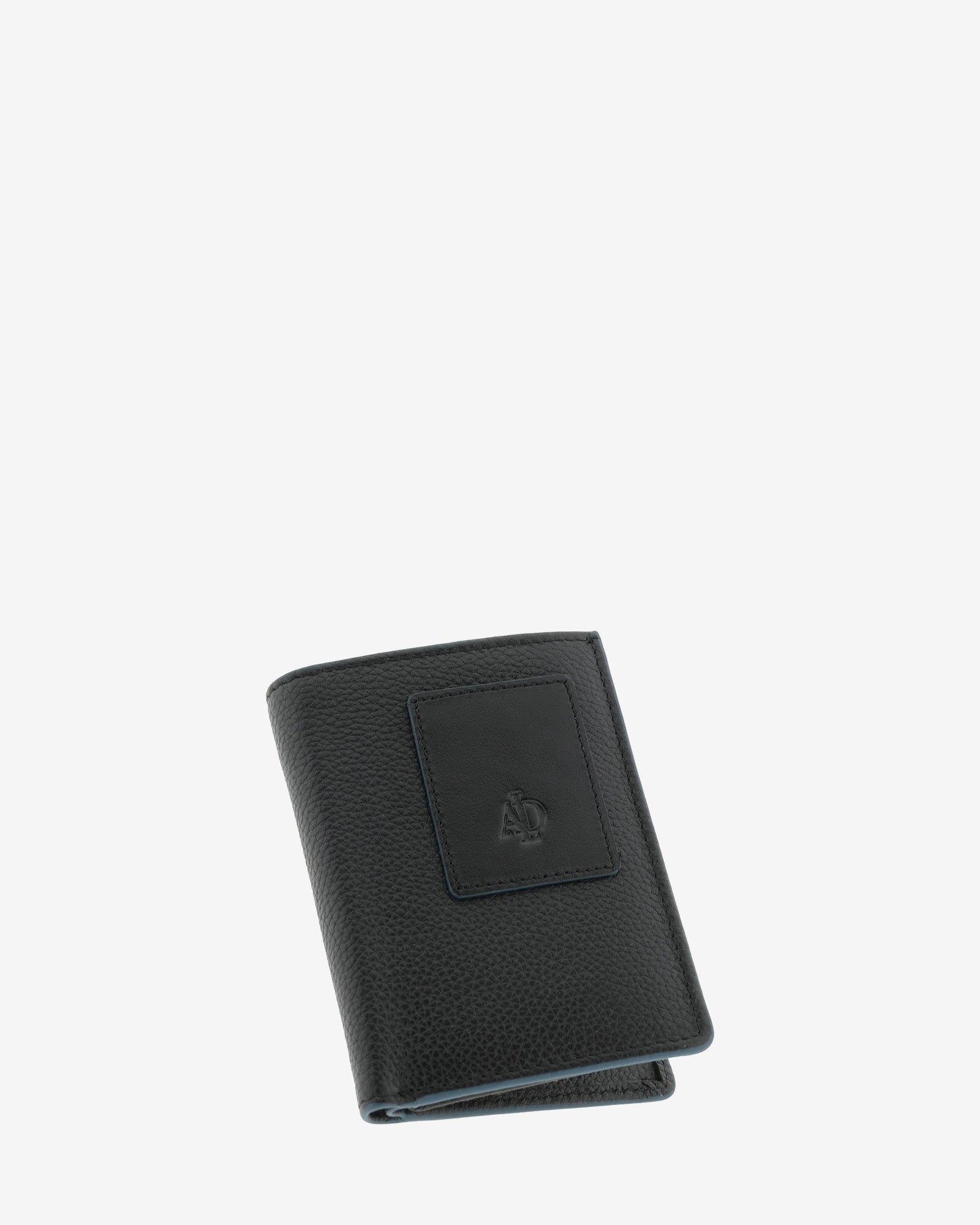 Cartera de piel negra con RFID cerrada en ángulo, vista frontal con logo, ref. 1660-1