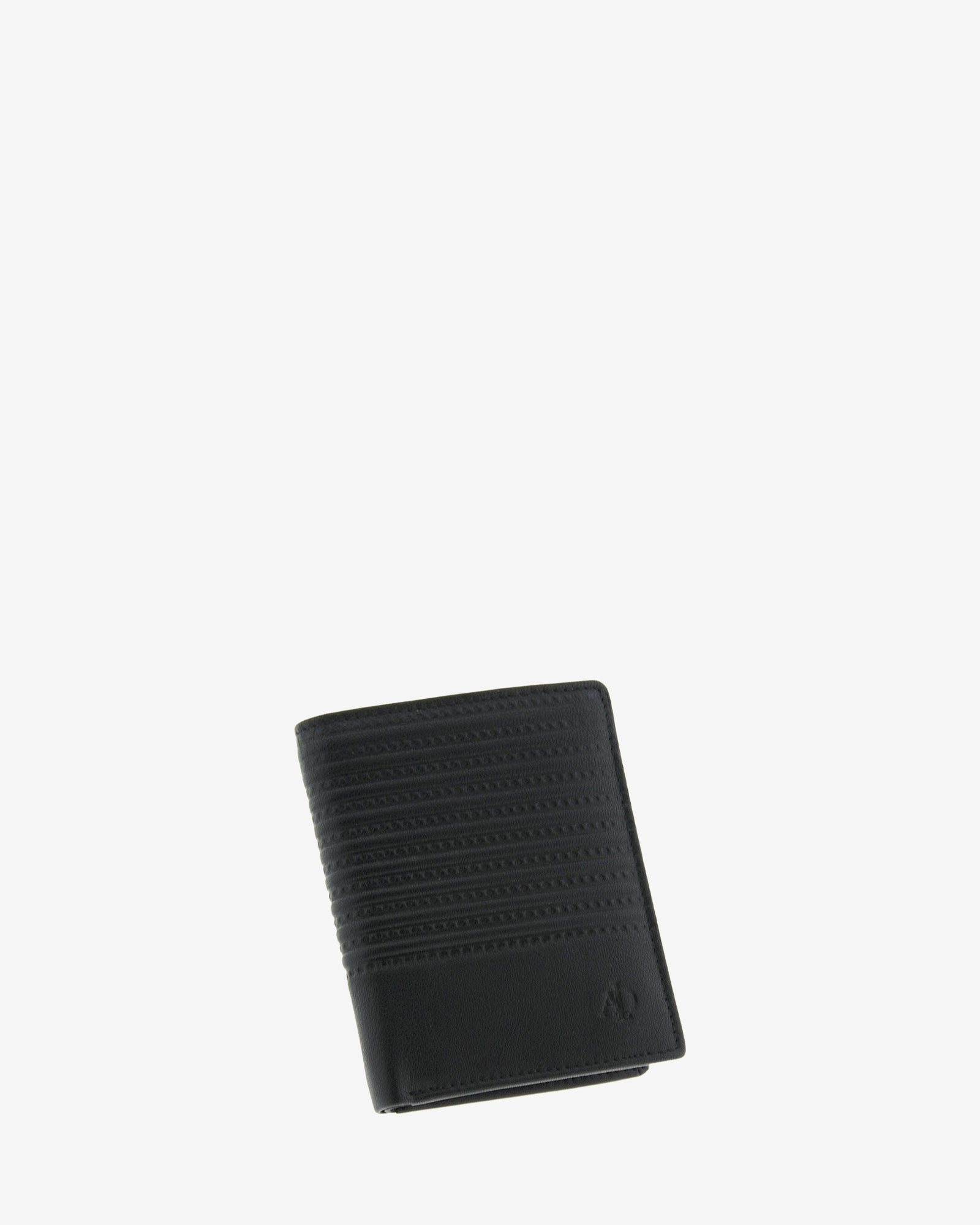 Cartera de piel negra con acabado rayado, cerrada en ángulo y vista frontal, modelo 1651.