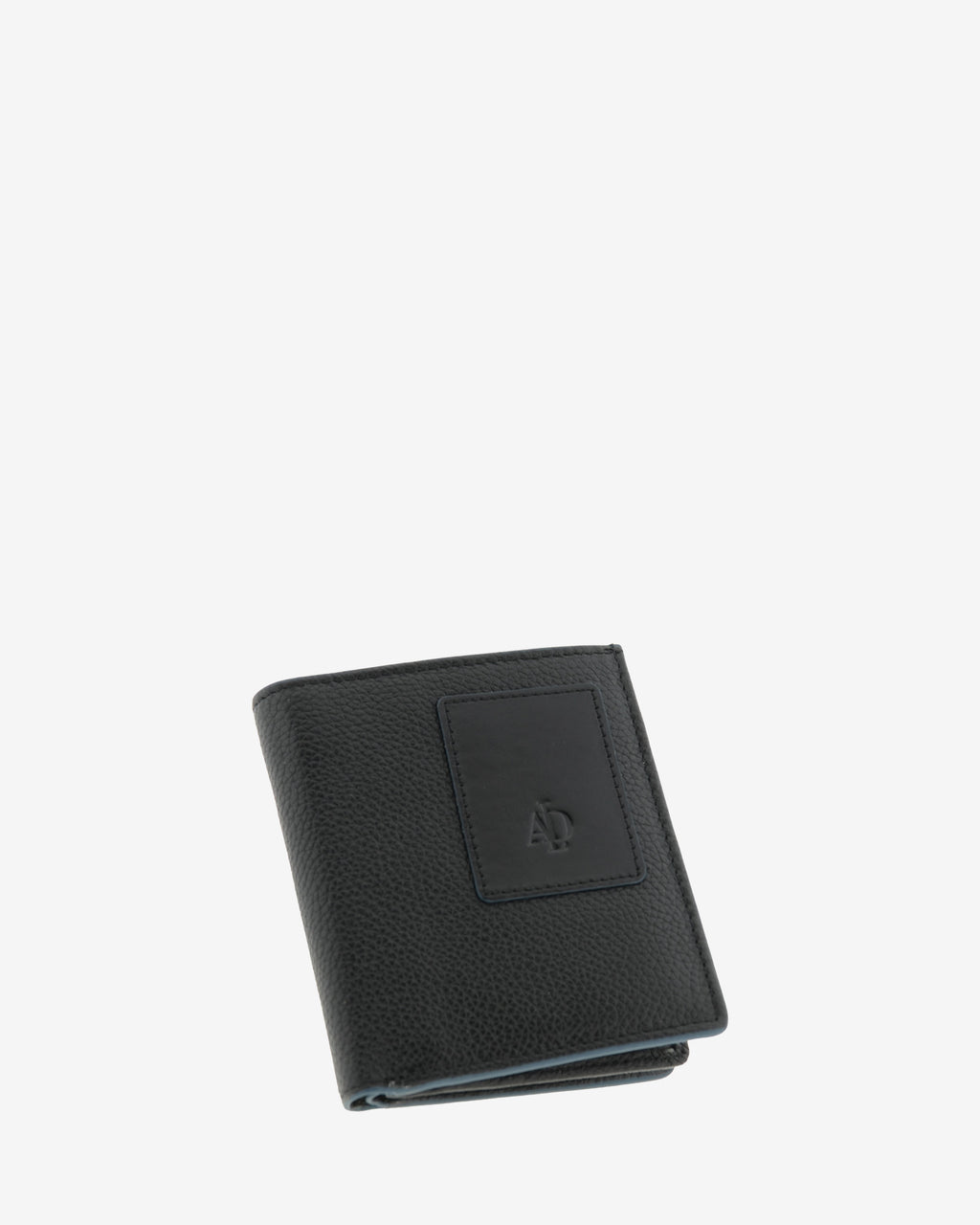 Cartera de piel negra con RFID y monedero cerrada en ángulo, vista frontal con logo, ref. 1661-1