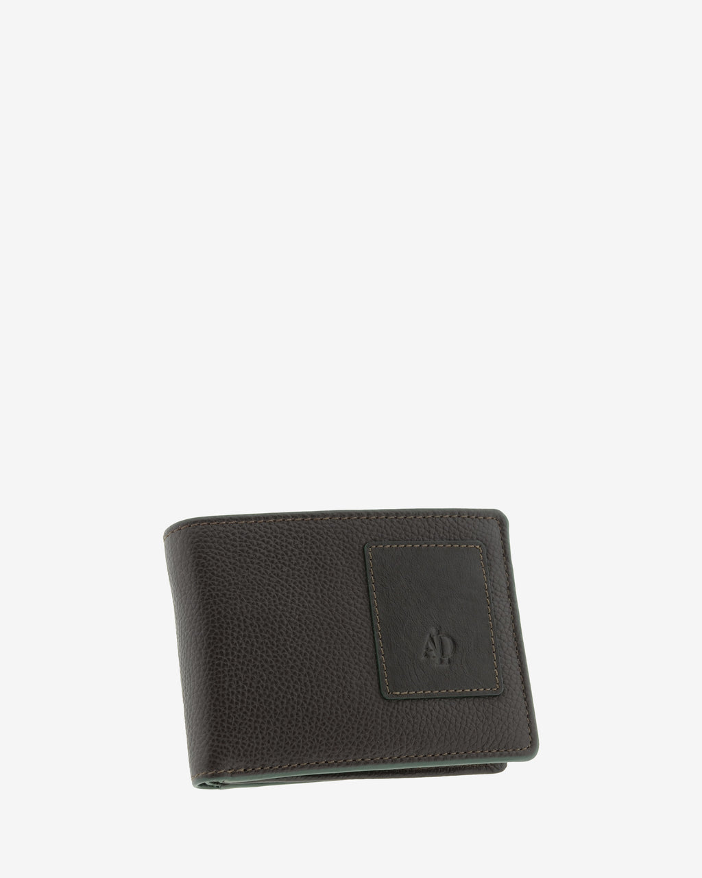 Cartera de piel marron con RFID cerrada en ángulo, vista frontal con detalle de logo, ref. 1663
