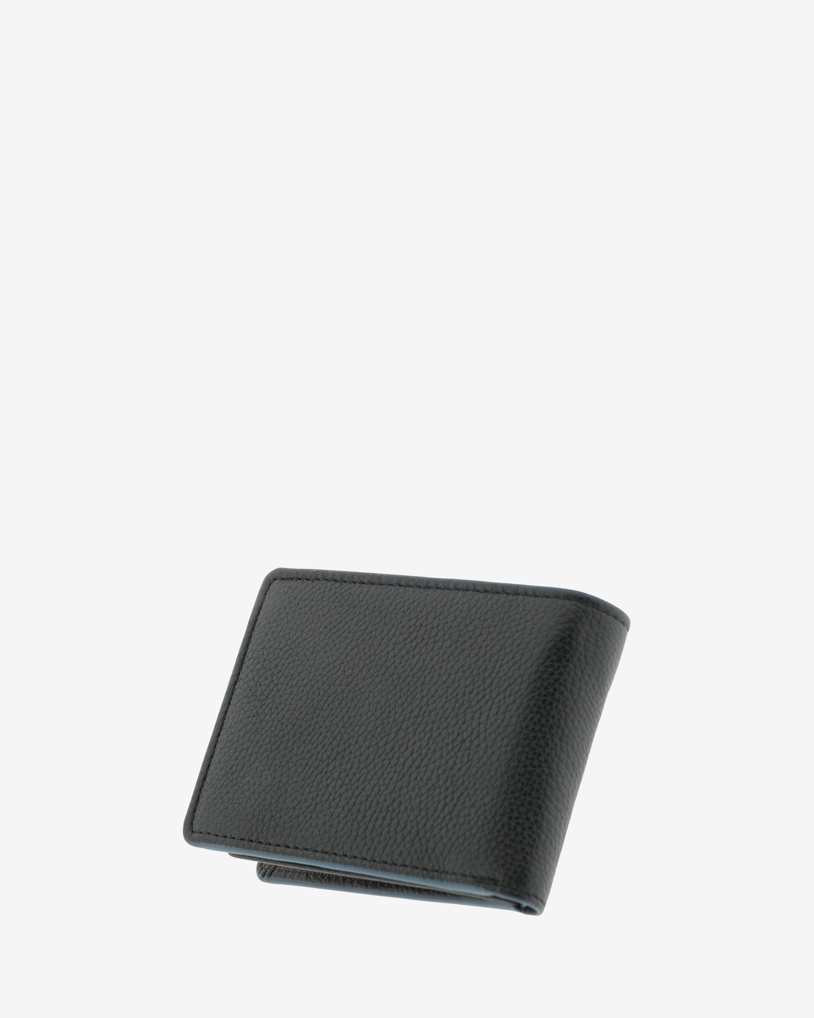 Cartera de piel negra cerrada en ángulo, vista trasera con acabado texturizado, ref. 1663
