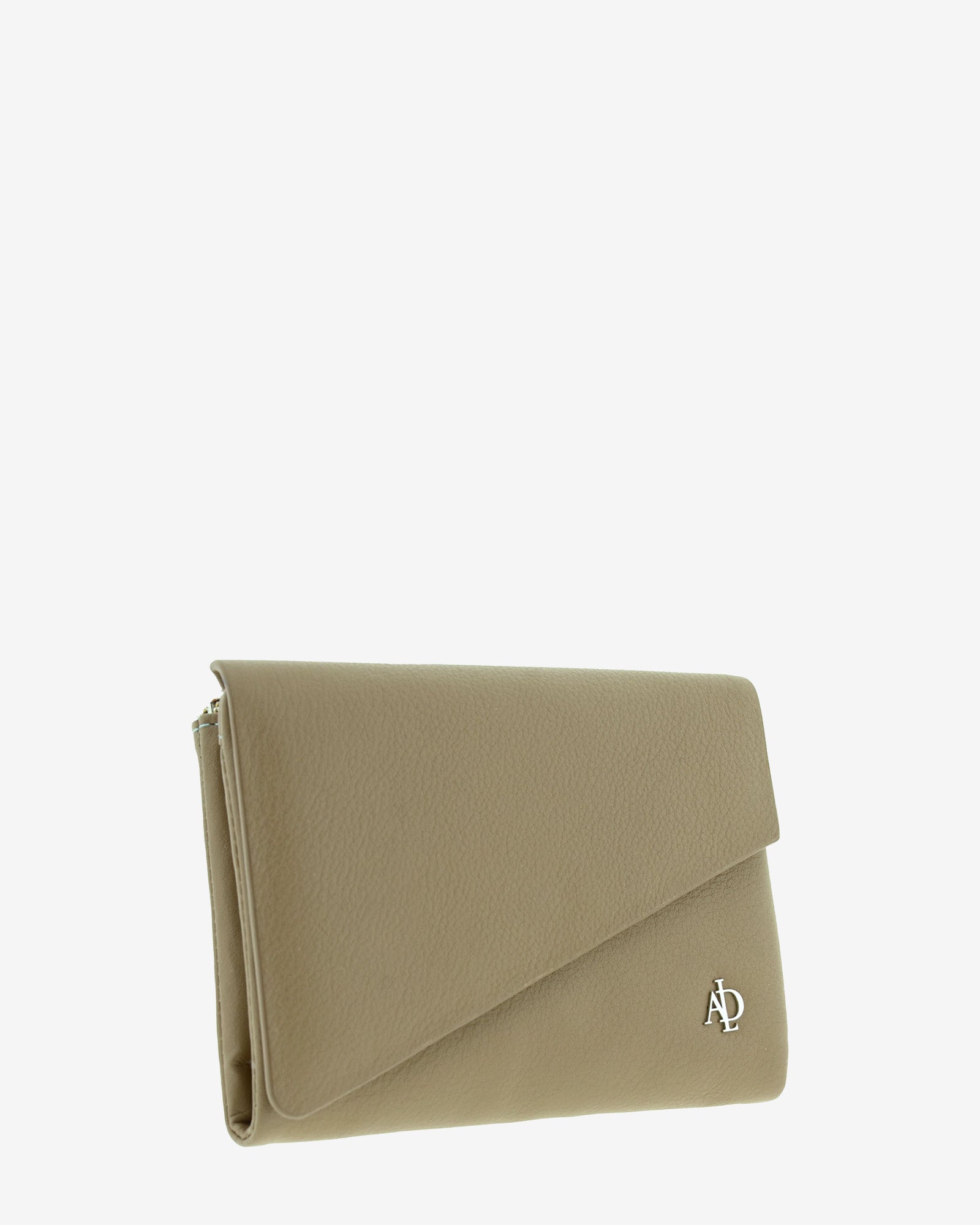 Cartera de mujer Adapell en piel napa topo con solapa asimétrica, vista tres cuartos, 4226-12