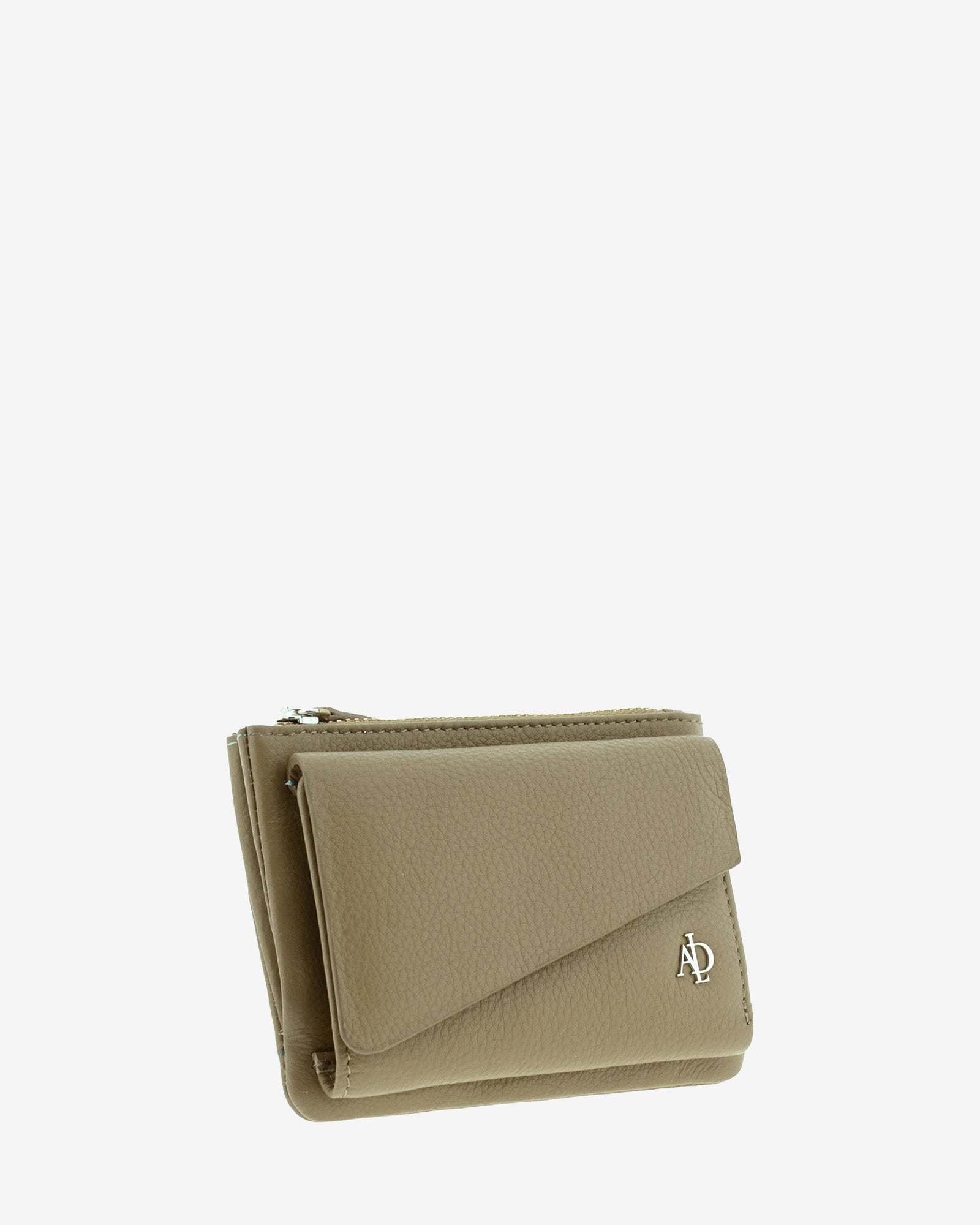 Cartera de mujer Adapell en piel napa topo con solapa asimétrica, vista tres cuartos, 4227-12