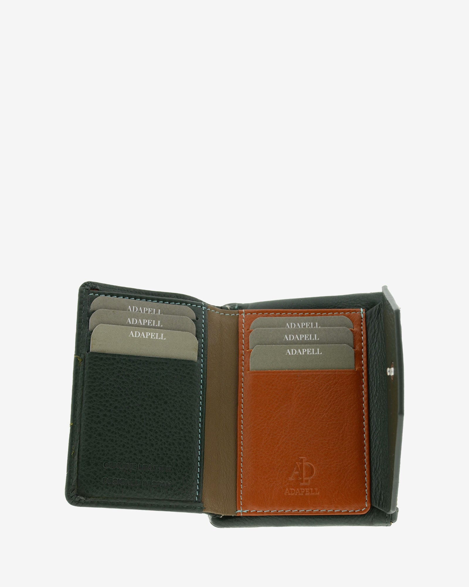 Cartera pequena de mujer en piel autentica con forma de sobre en color verde. Ref. 4237-5. Vista interior multicolor con compartimentos tarjetas y billetes.
