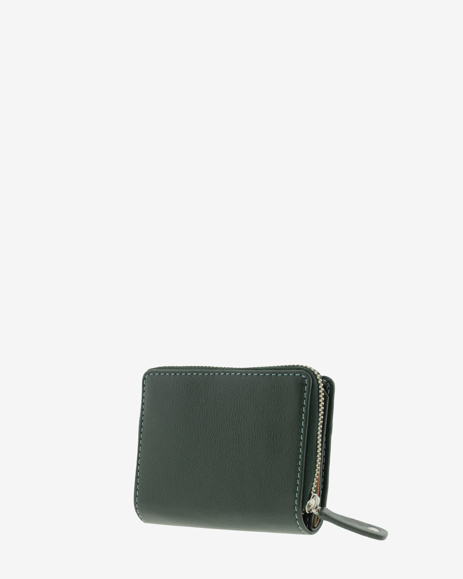 Cartera pequena compacta en piel autentica de color verde, lisa con logo Adapell. Ref. 4238-5. Vista trasera de portamonedas con cremallera.