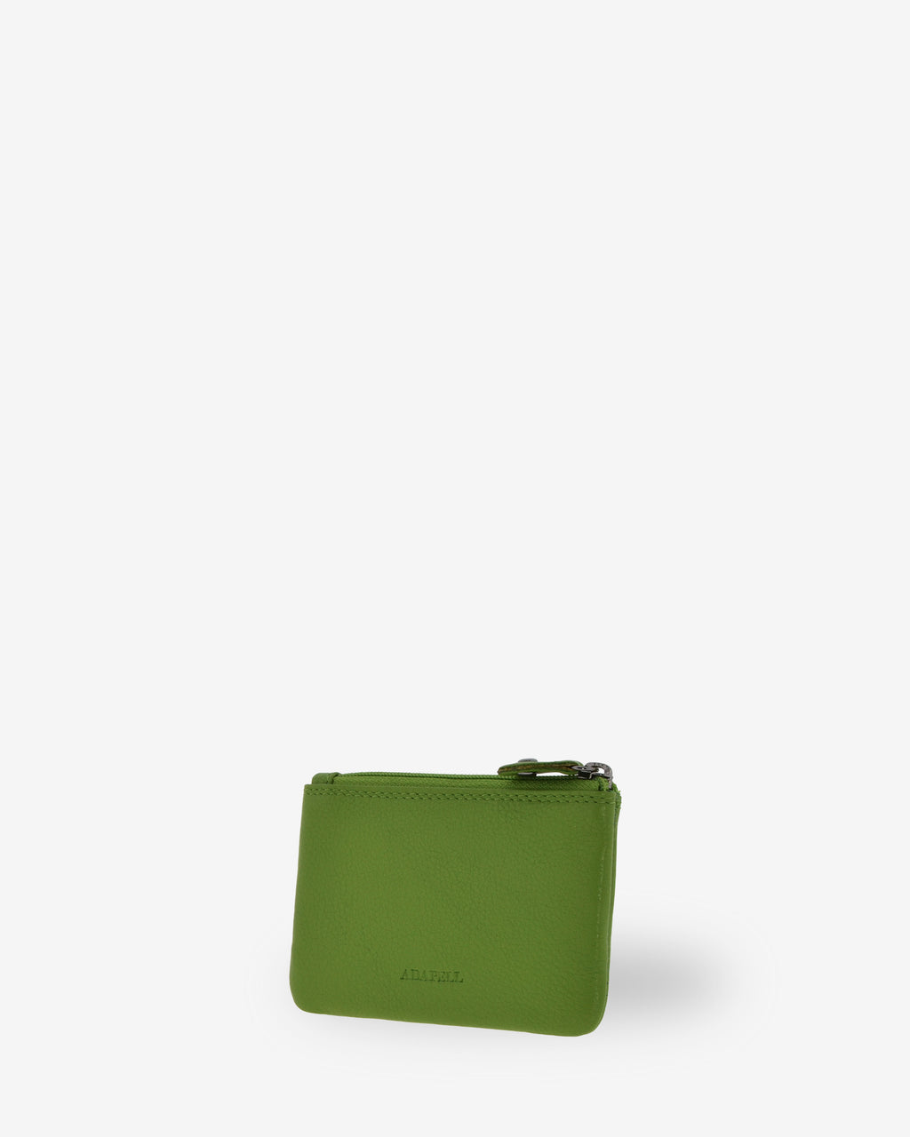 Monedero pequeño 8010 en color Matcha, vista tres cuartos posterior.