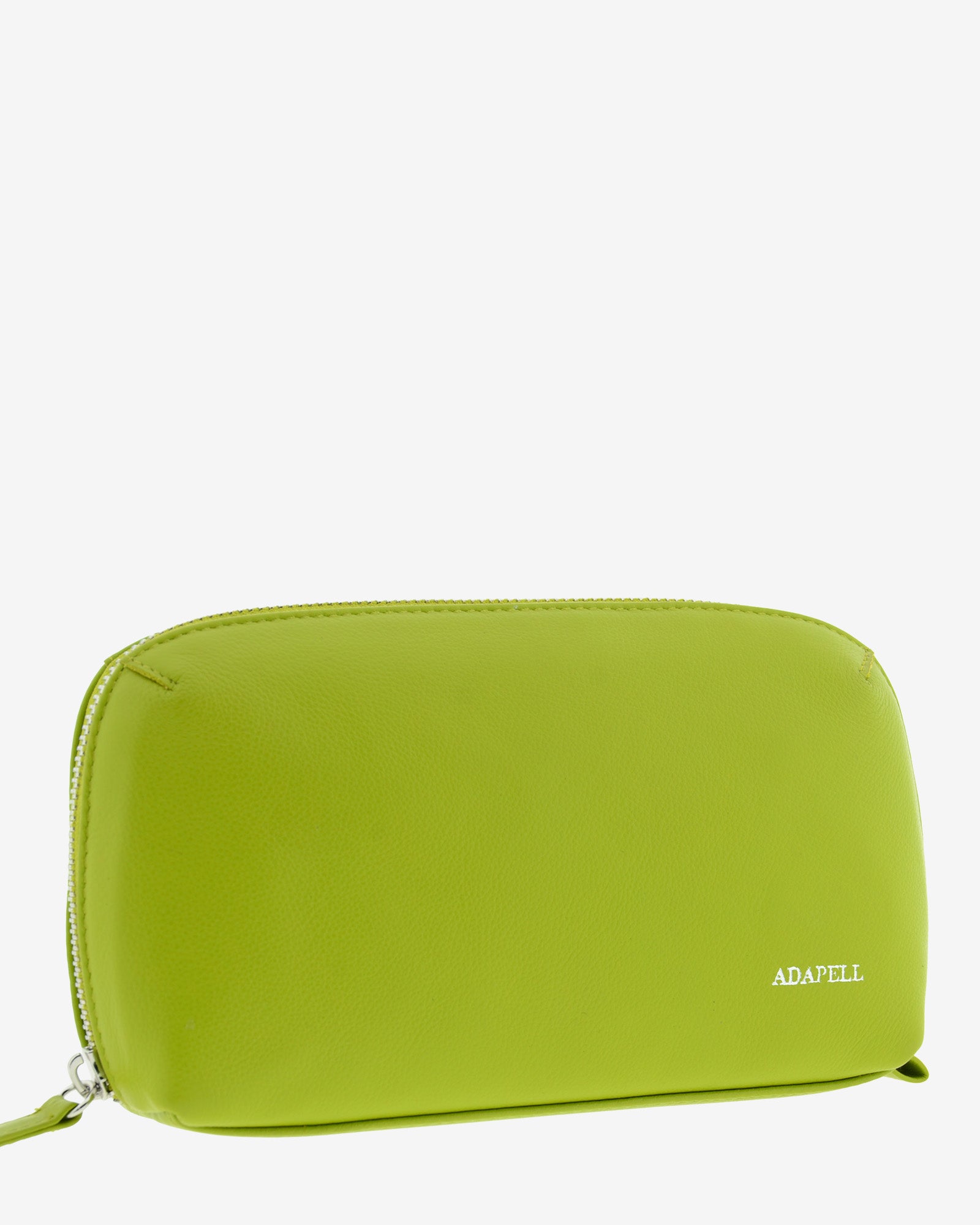 Tech pouch, estuche tecnológico en piel auténtica en color lima, ref. 8085-17,  con RFID y cierre de cremallera, vista diagonal frontal