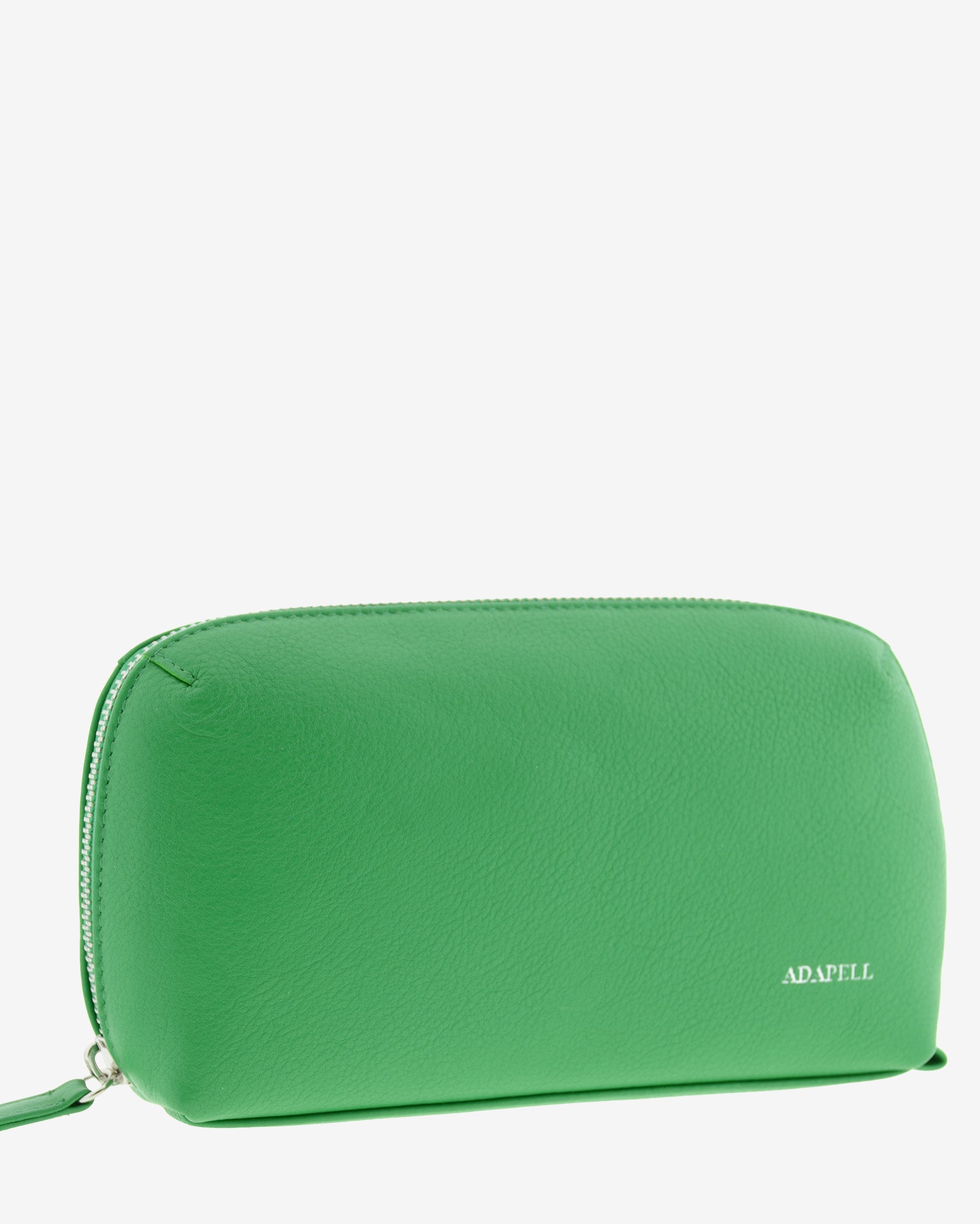 Tech pouch, estuche tecnológico en piel auténtica ref. 8085-5, en color verde y cierre de cremallera, vista diagonal frontal