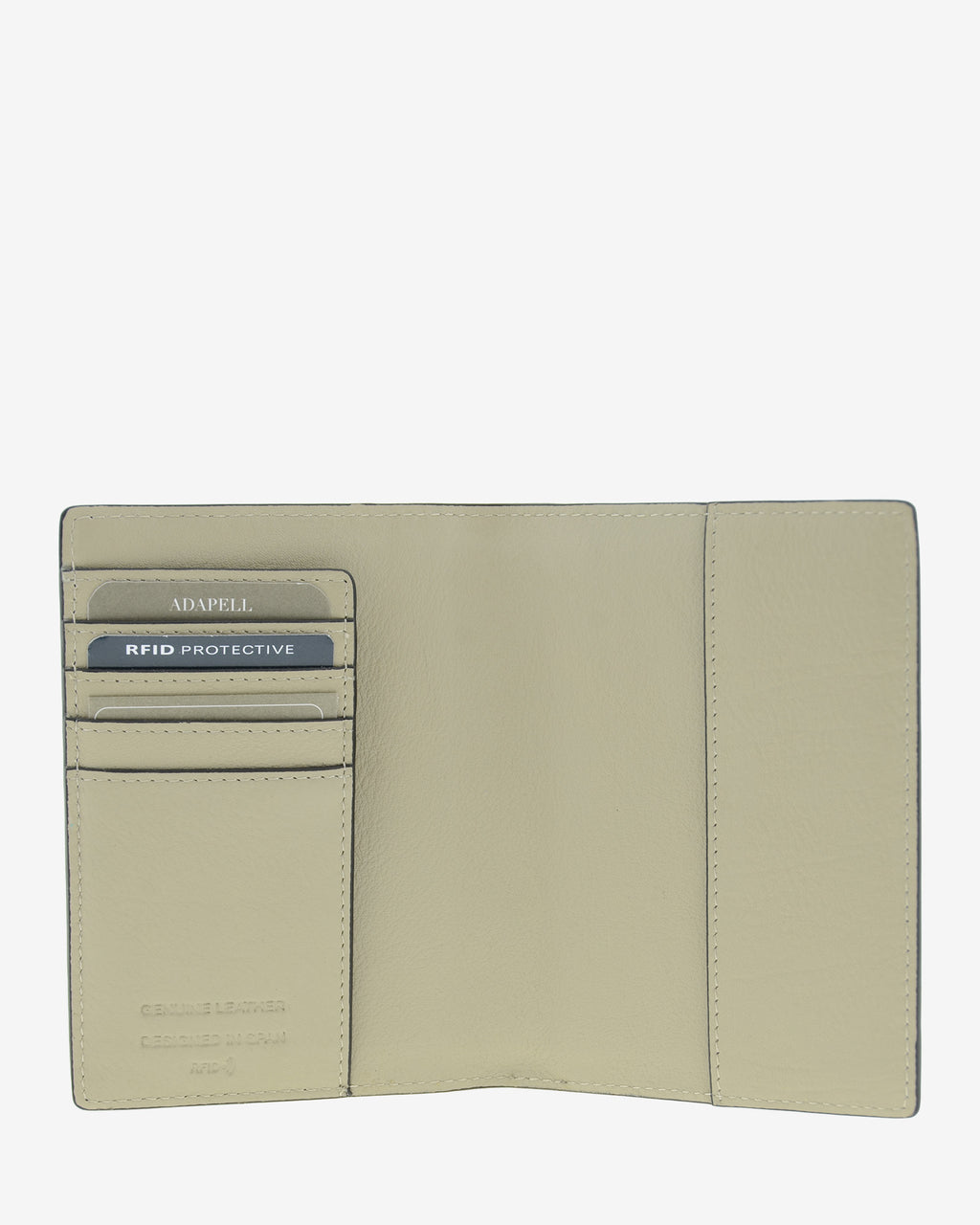 Funda pasaporte en piel auténtica muy suave de color ice stone y cantos en negro, ref. 8087-12, con protección RFID, y logo plateado Adapell, vista interior de piel con ranuras para tarjetas