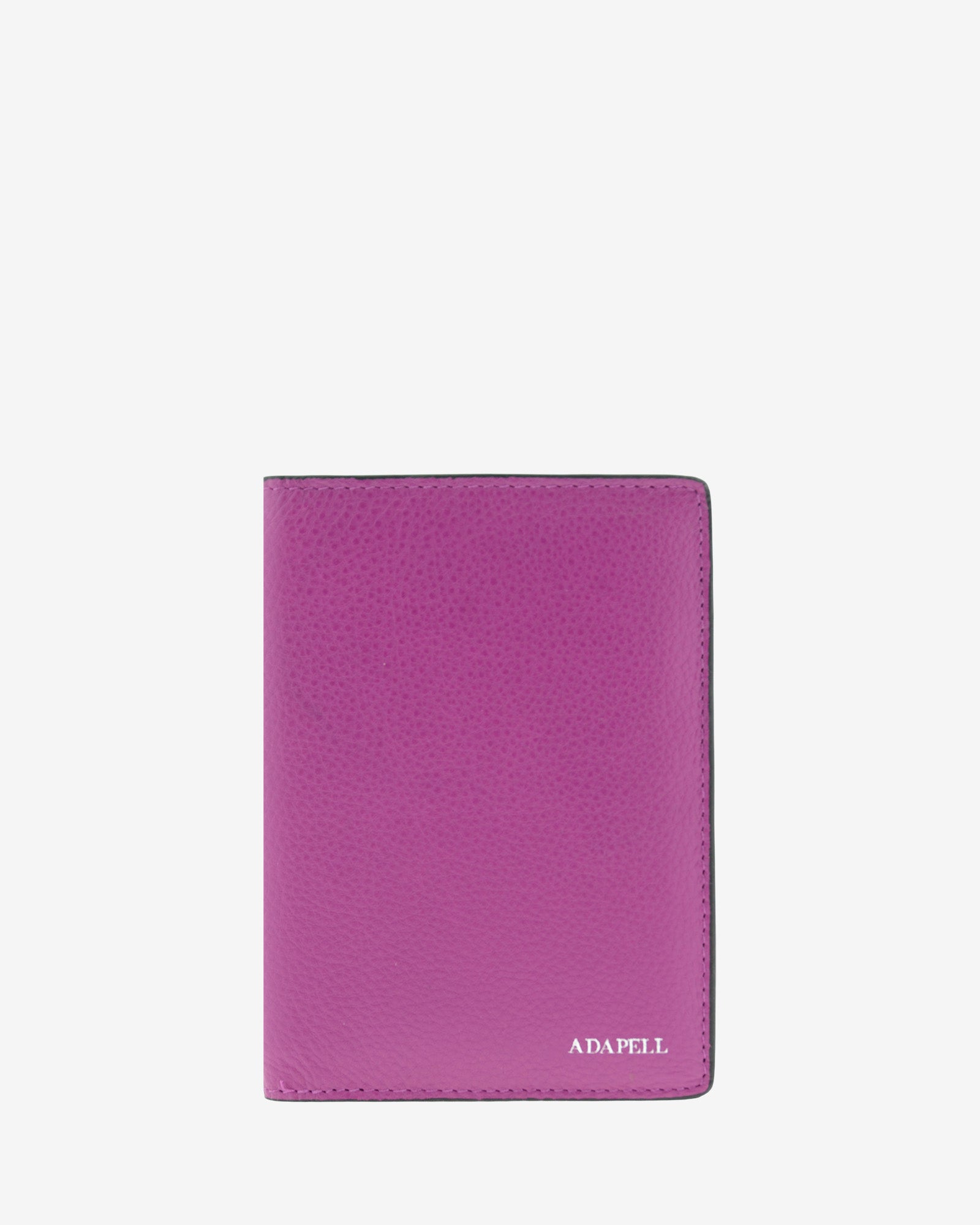 Funda pasaporte en piel auténtica muy suave de color lila y cantos en negro, ref. 8087-4, con protección RFID, y logo plateado Adapell, vista frontal