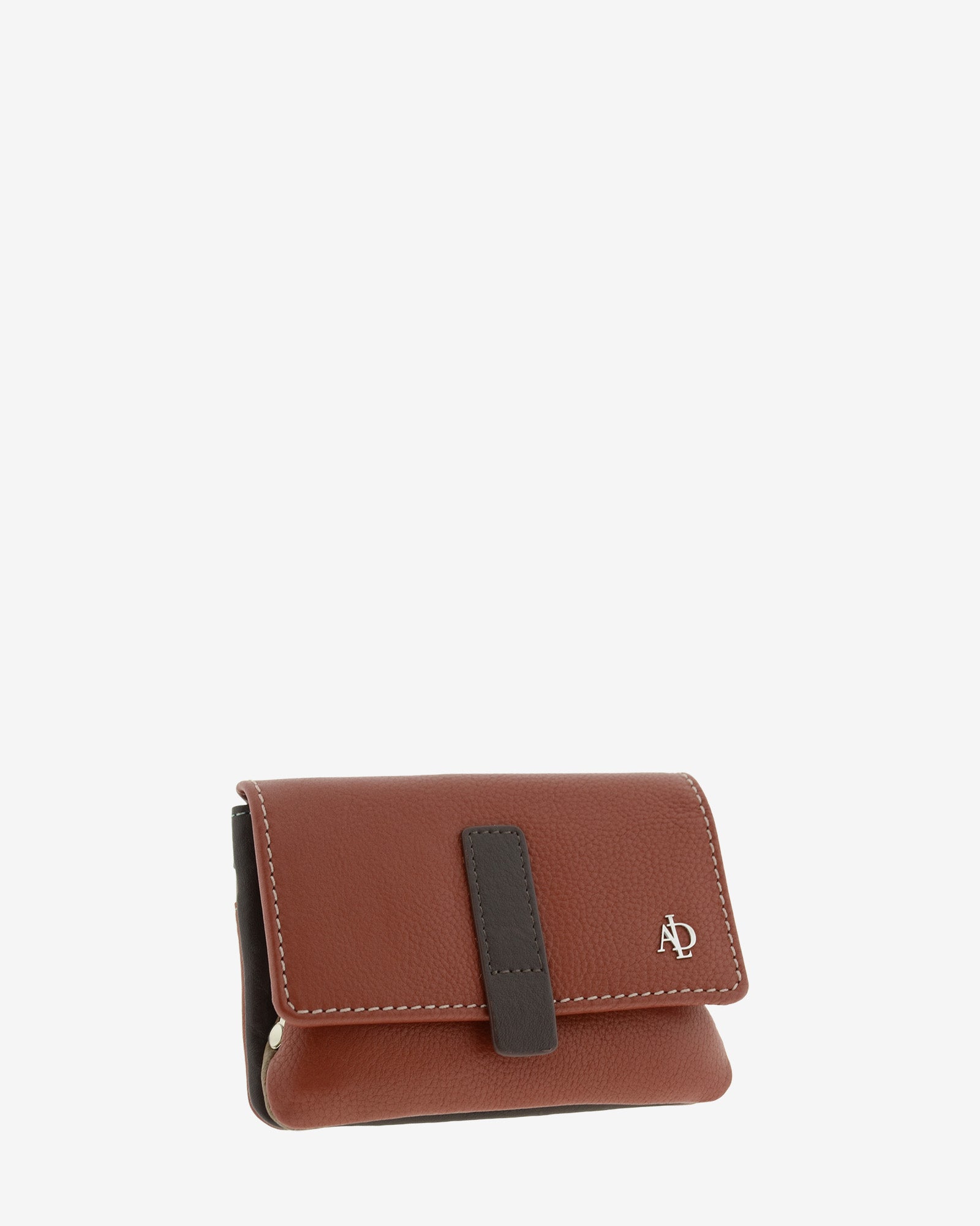 Monedero de mujer de piel Adapell en color chili vista diagonal frontal ref. 4245-9