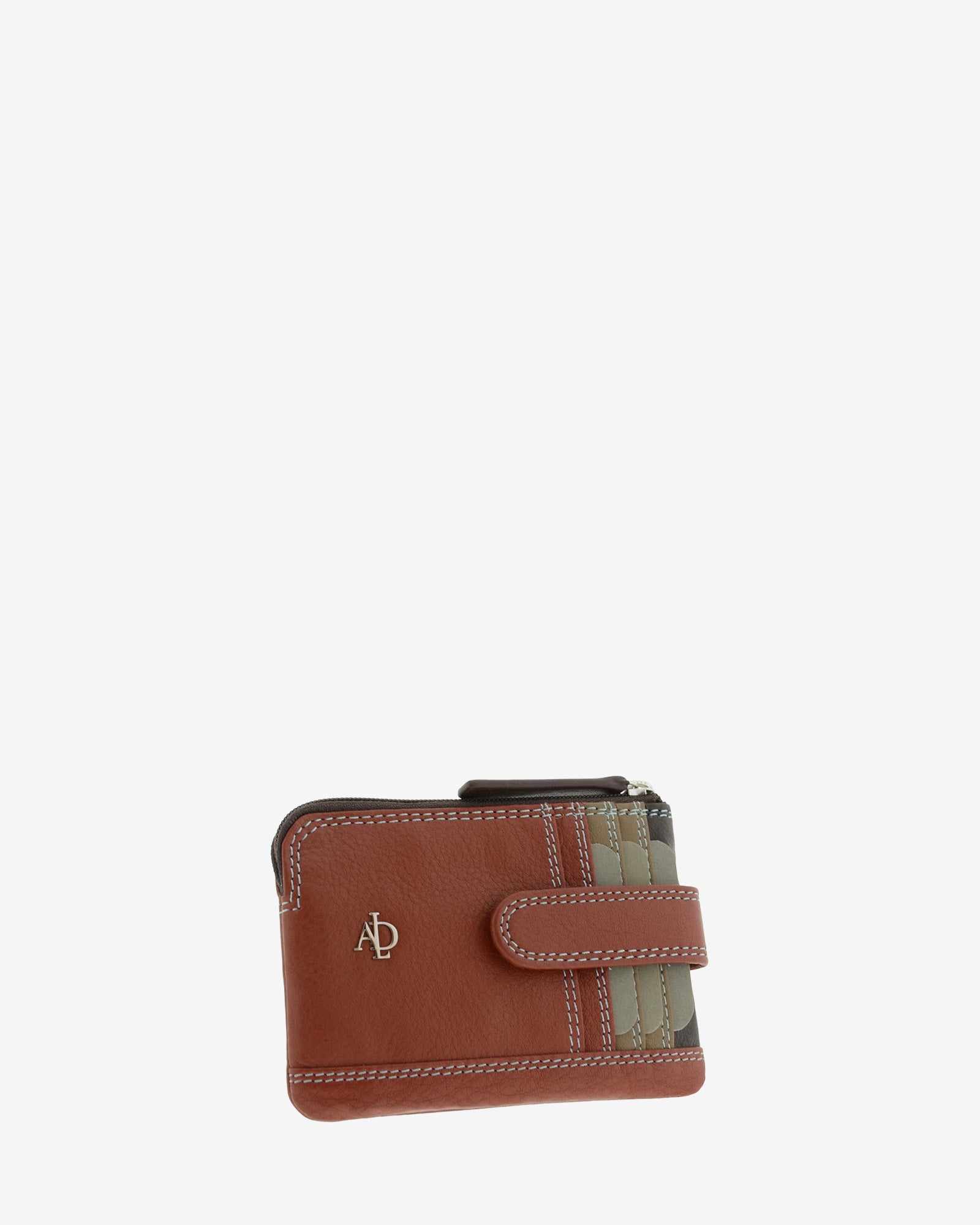 Monedero de piel color chili con detalle del tarjetero exterior y costuras a contraste – Adapell Ref. 4247-9.
