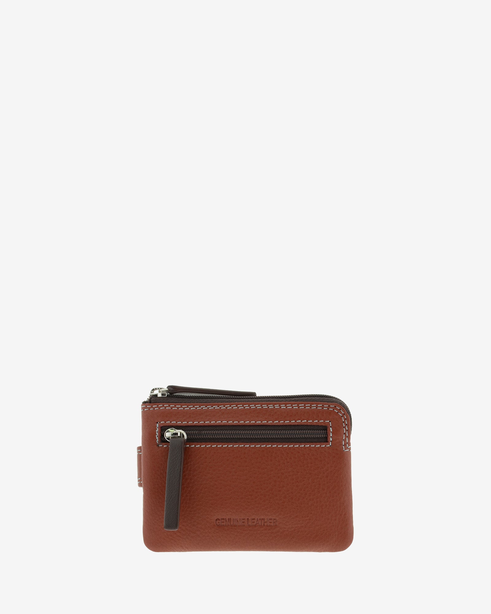 Vista trasera del monedero de piel color chili con cremallera metálica y grabado Genuine Leather – Adapell Ref. 4247-9.