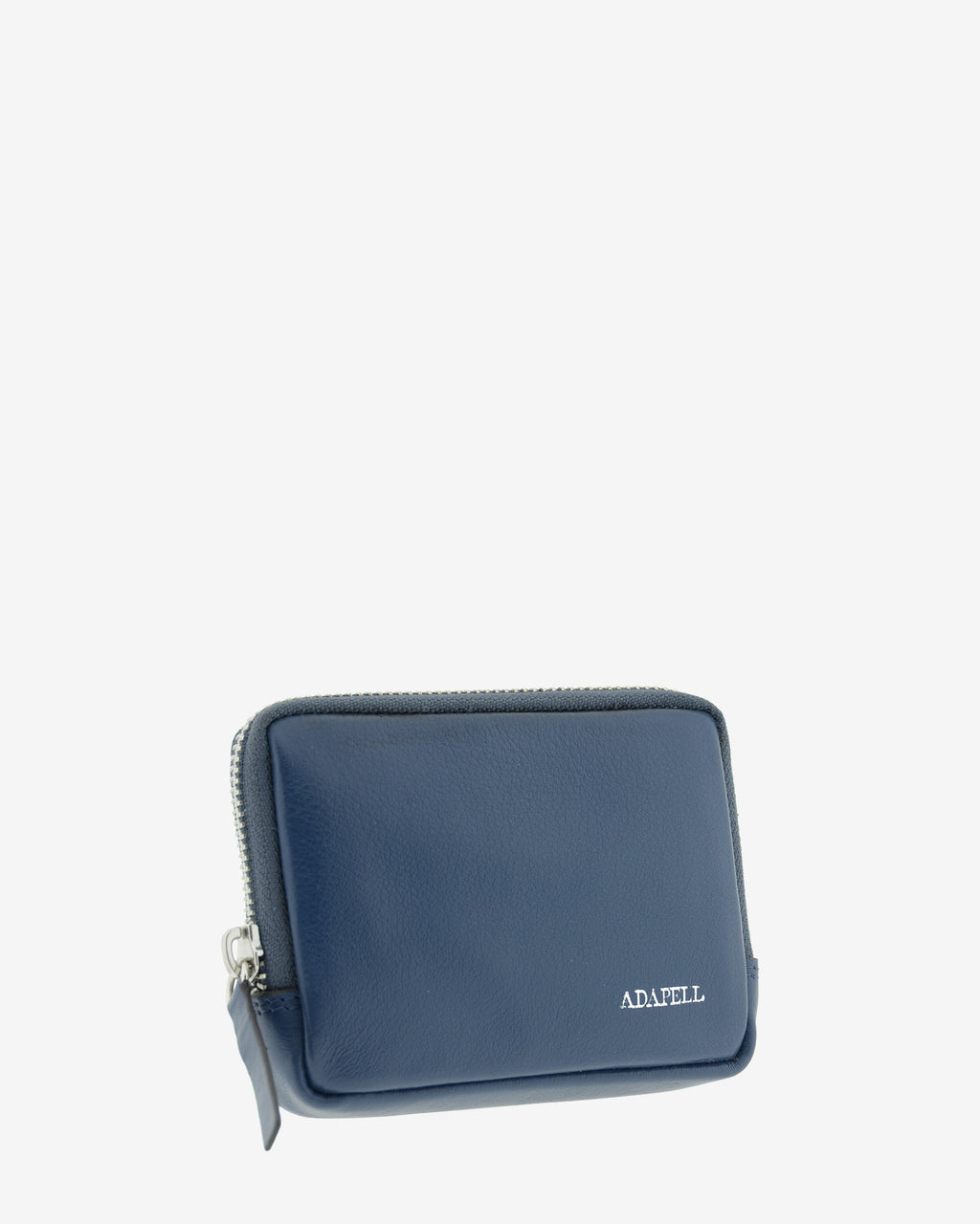 Monedero unisex de piel auténtica, ref. 8086-20, en color azul marino, con RFID, cremallera exterior y logo Adapell - Vista diagonal frontal