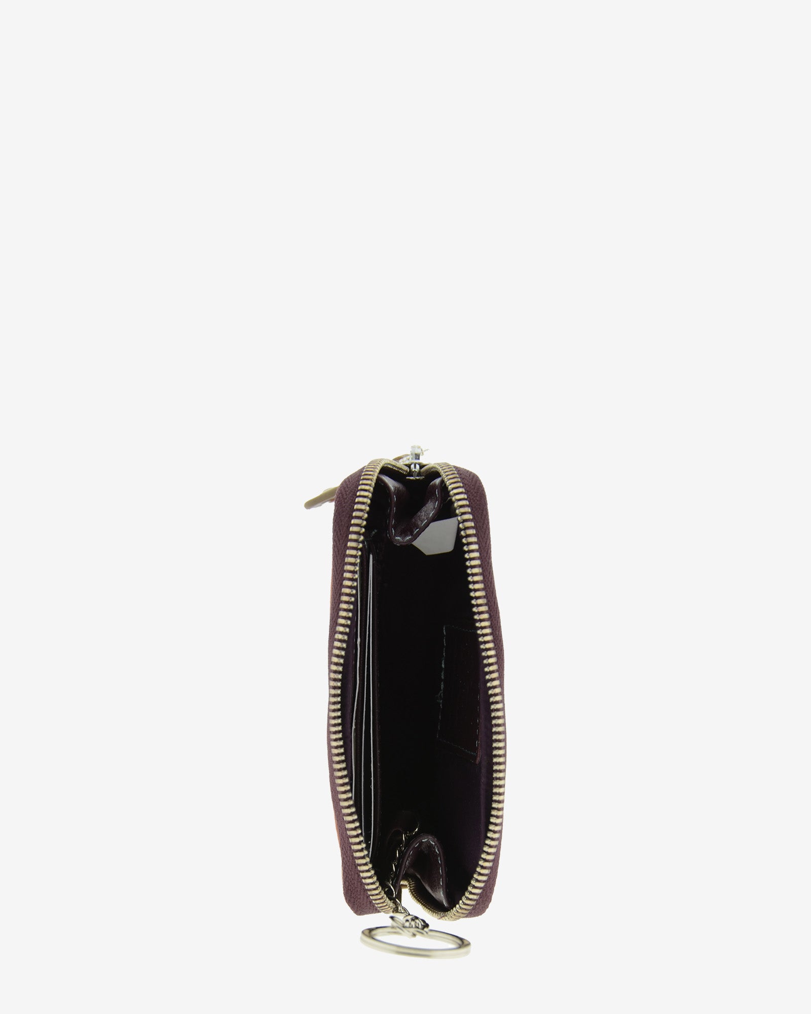 Monedero de mujer en piel de color berenjena, con cremallera metálica y logo Adapell. Ref. 4241-19. Vista interior con compartimentos tarjetas y llavero.
