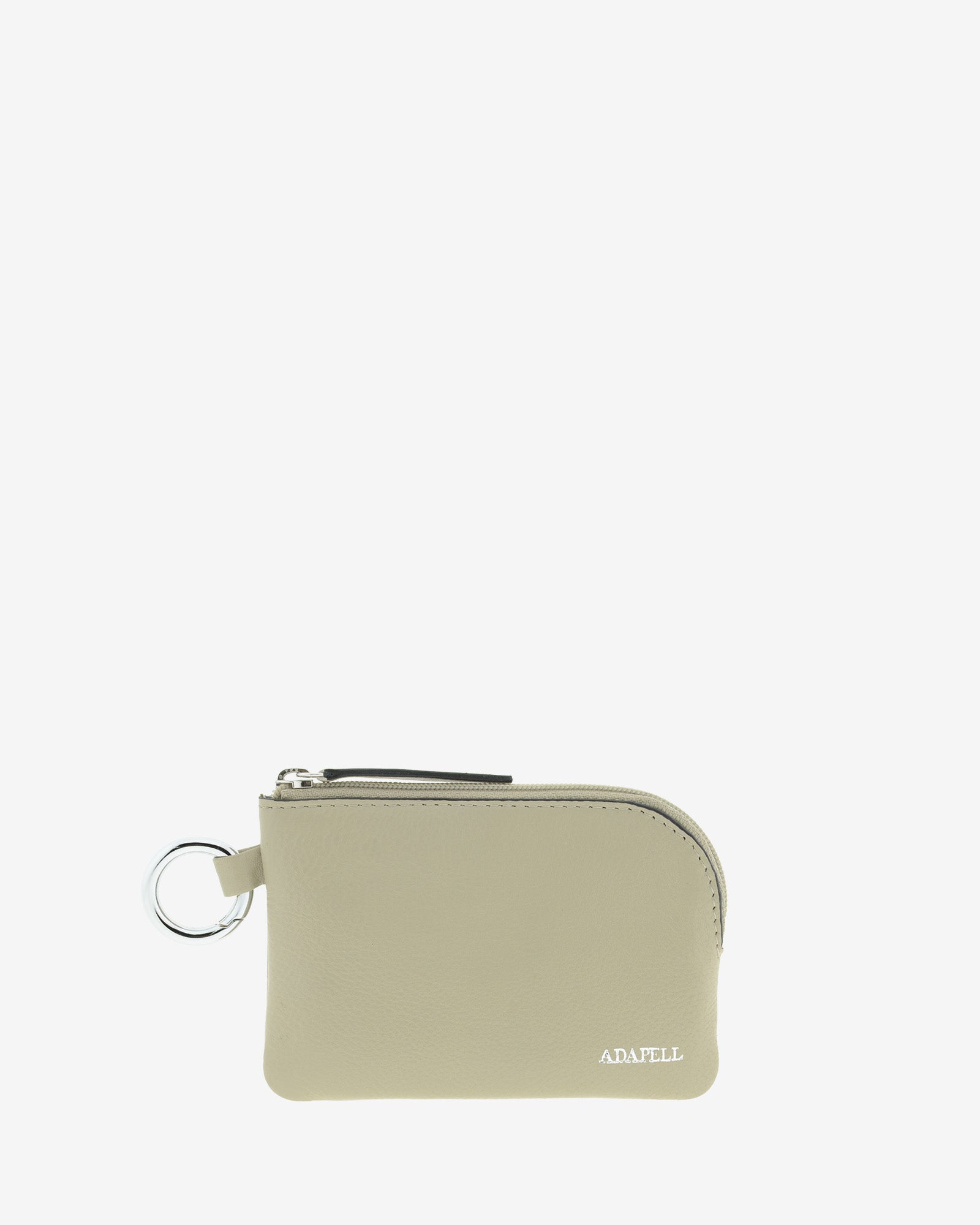 Monedero de piel auténtica ref. 8081-12 en color ice stone, de medida pequeña y compacta, cierre de cremallera y aro metálico exterior, con protección de tarjetas RFID de la colección Essenza, vista frontal 