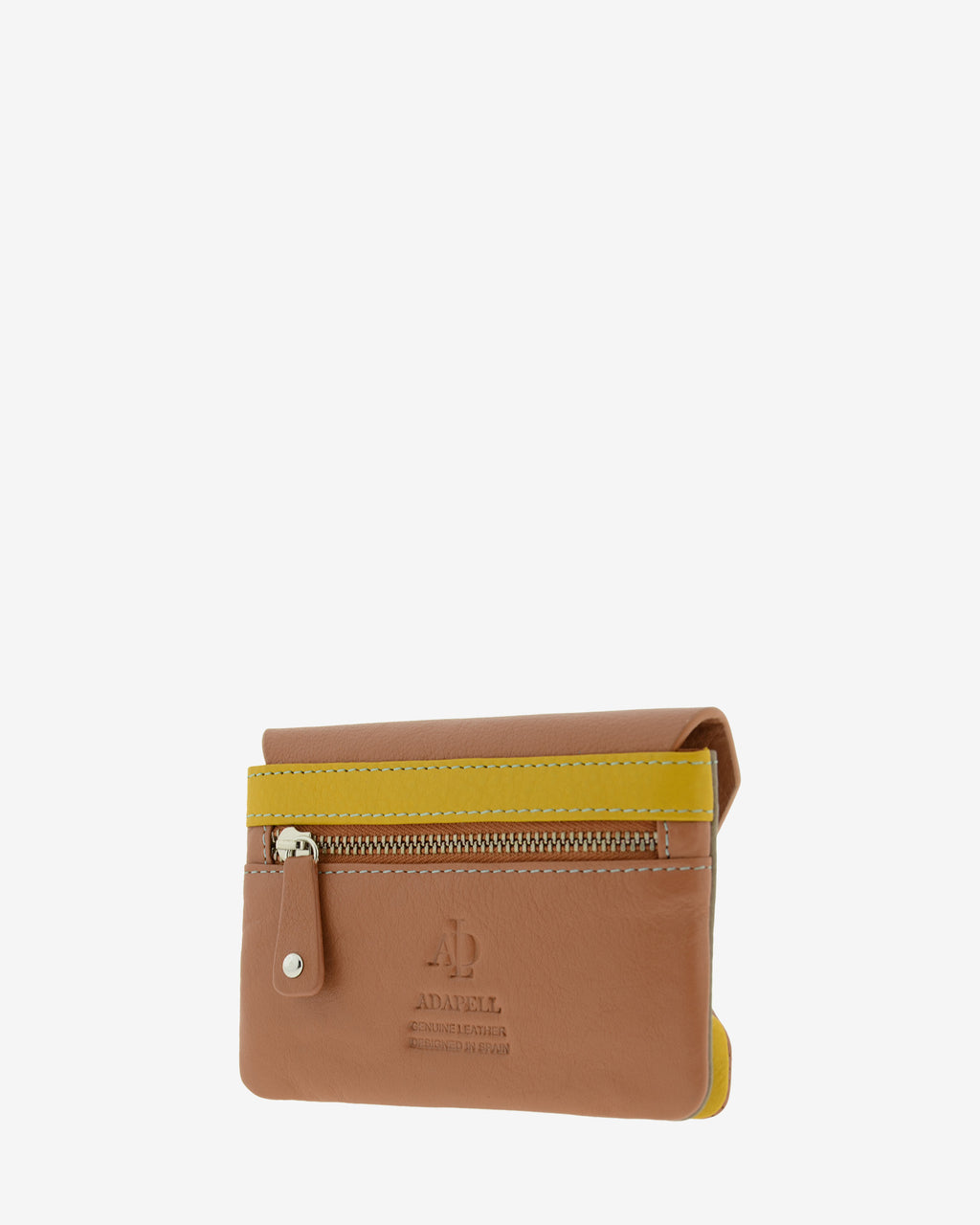 Monedero en piel autentica con boquilla interior, de color marron, lisa con logo Adapell. Ref. 4239-2. Vista trasera con compartimento cremallera.