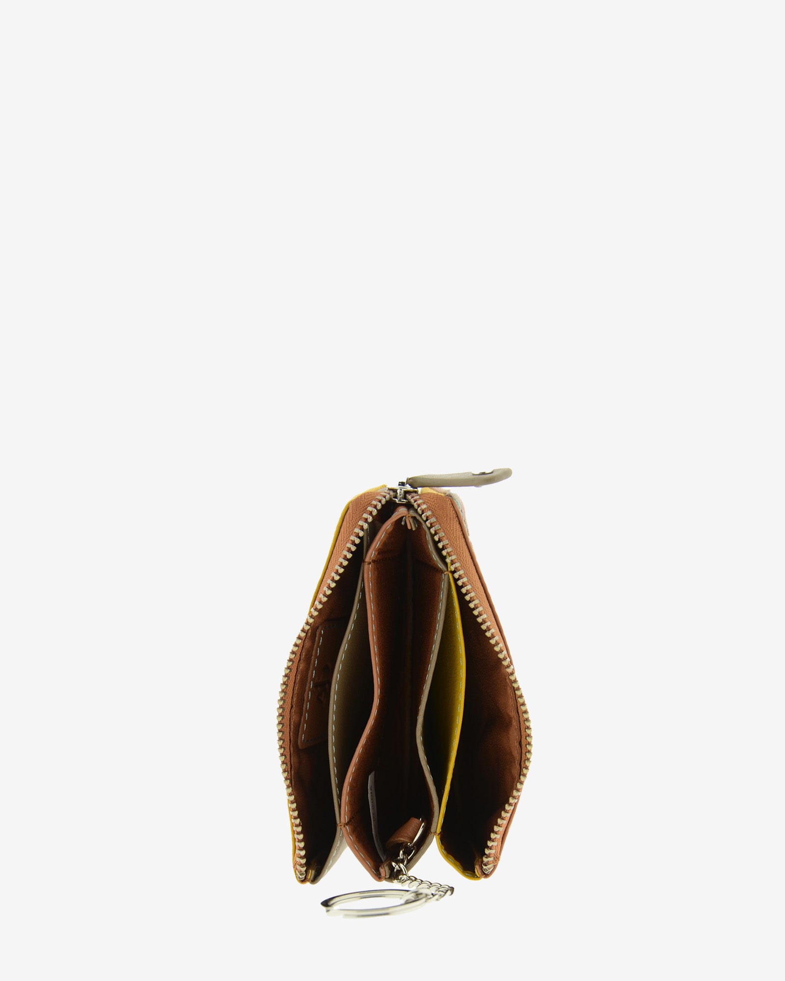 Monedero tarjetero de piel autentica en color marron. Vista interior con compartimentos y llavero.