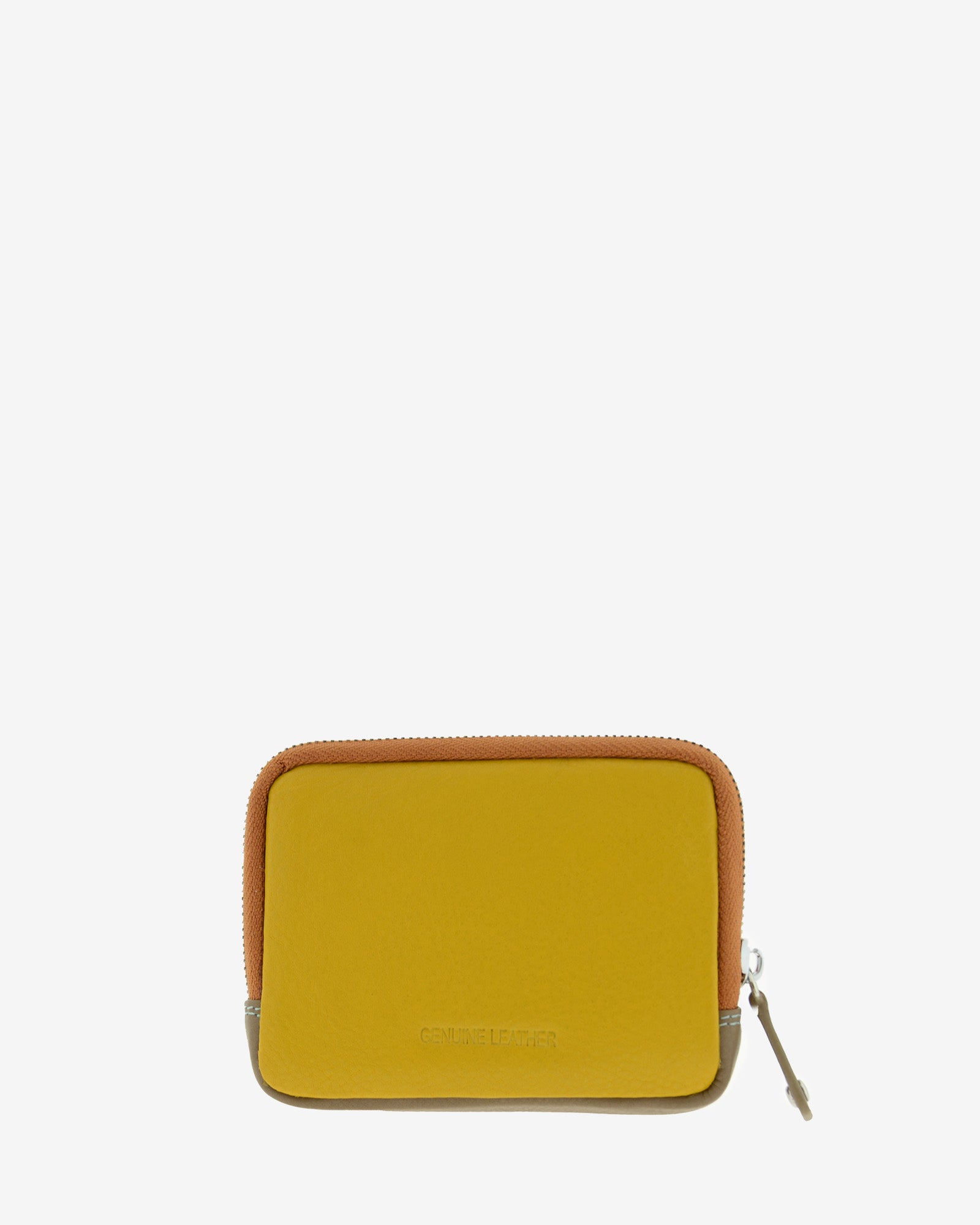 Monedero de mujer en piel genuina de color marrón con cremallera y logo Adapell. Ref. 4241-2. Vista trasera en color mostaza.