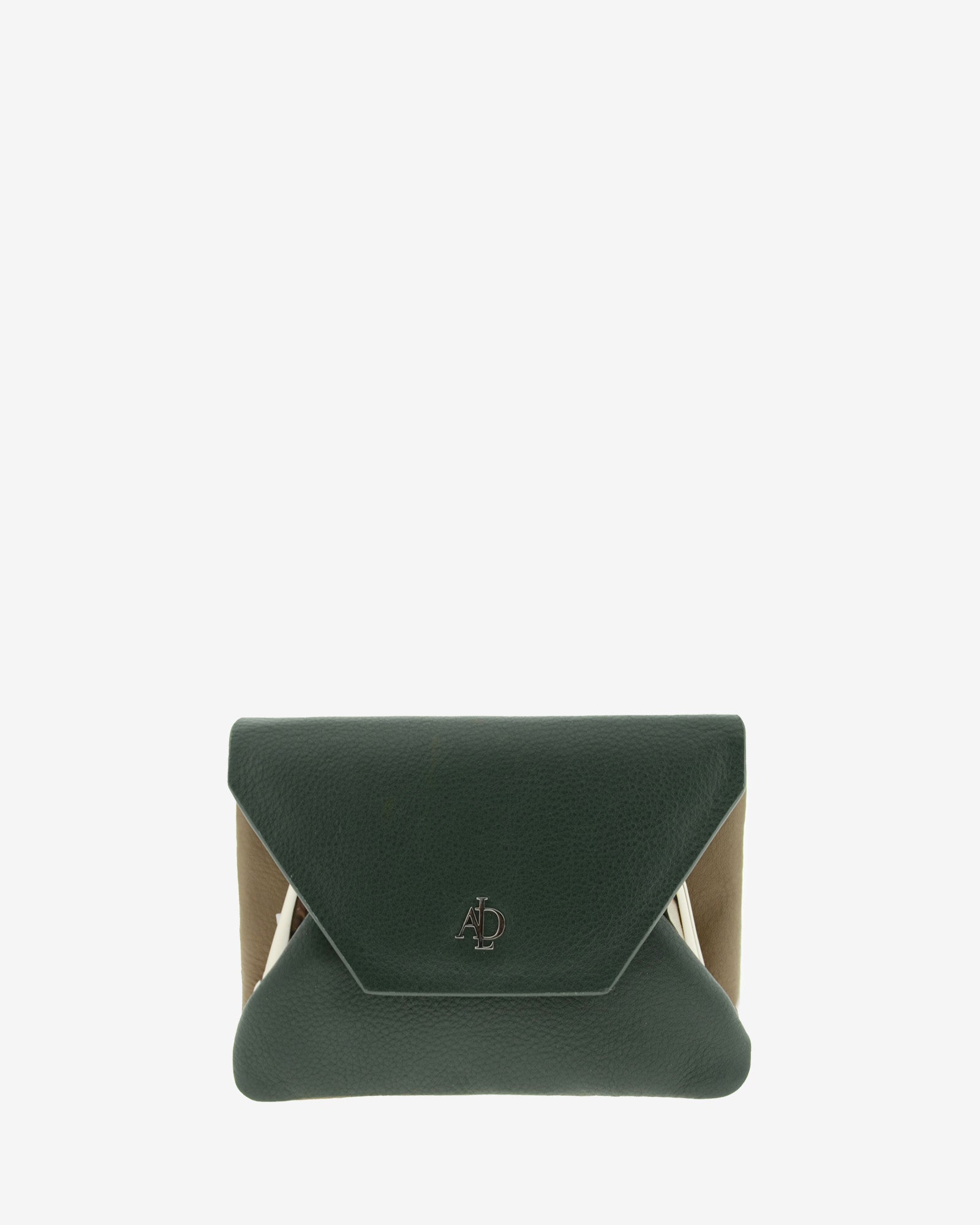 Monedero en piel autentica con boquilla interior, de color verde, liso con logo Adapell. Ref. 4239-5. Vista frontal.