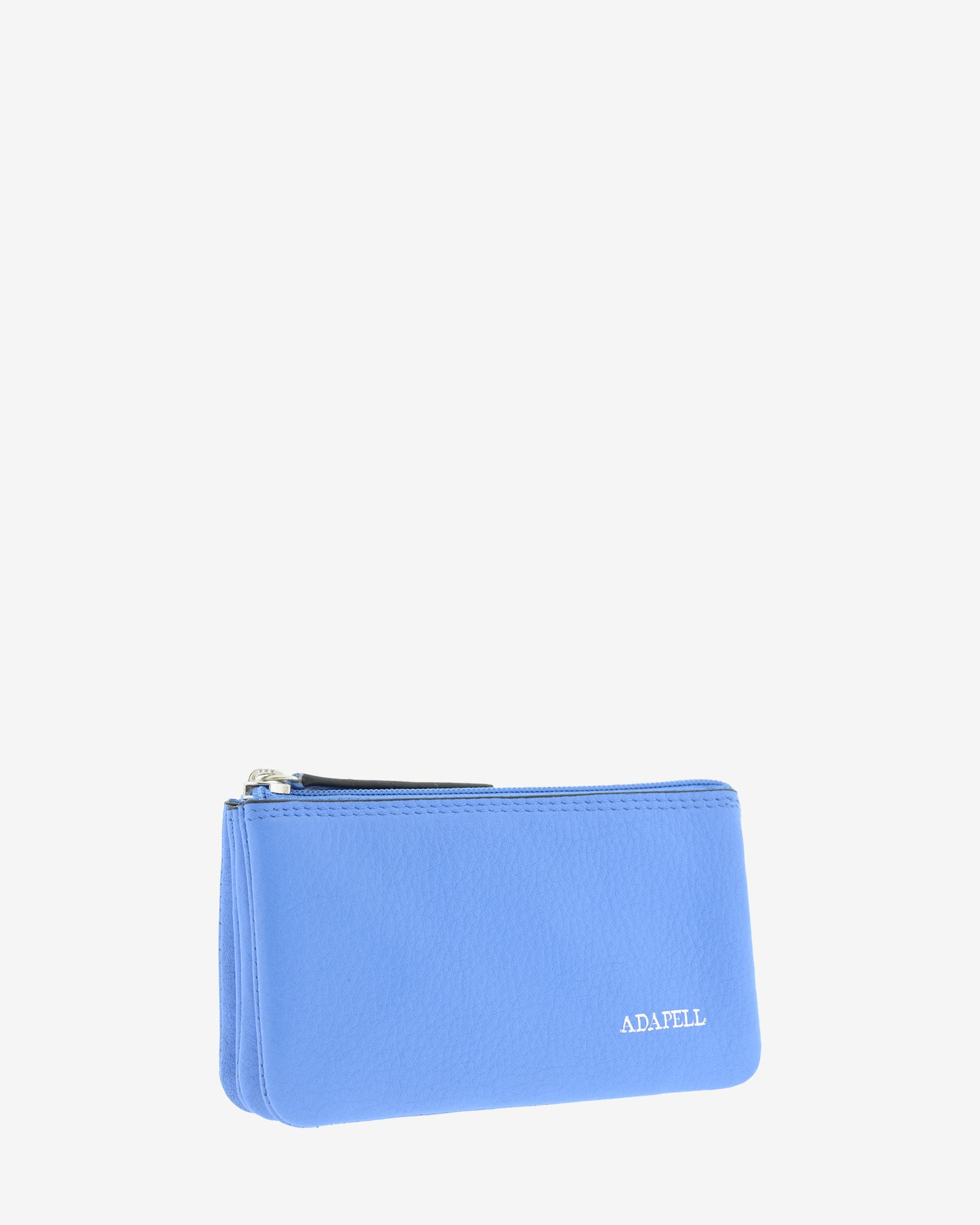 Monedero-tarjetero de piel auténtica ref. 8082-14 en color azul con ribete negro, de medida pequeña y compacta, 5 compartimentos interiores, cierre de cremallera y aro metálico interior, con protección de tarjetas RFID de la colección Essenza, vista diagonal frontal 