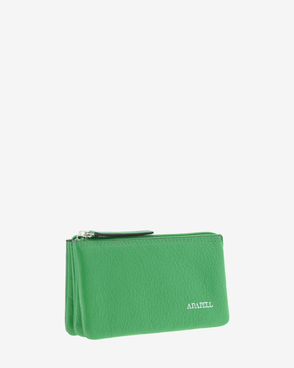 Monedero-tarjetero de piel auténtica ref. 8082-5 en color verde con ribete negro, de medida pequeña y compacta, 5 compartimentos interiores, cierre de cremallera y aro metálico interior, con protección de tarjetas RFID de la colección Essenza, vista diagonal frontal 