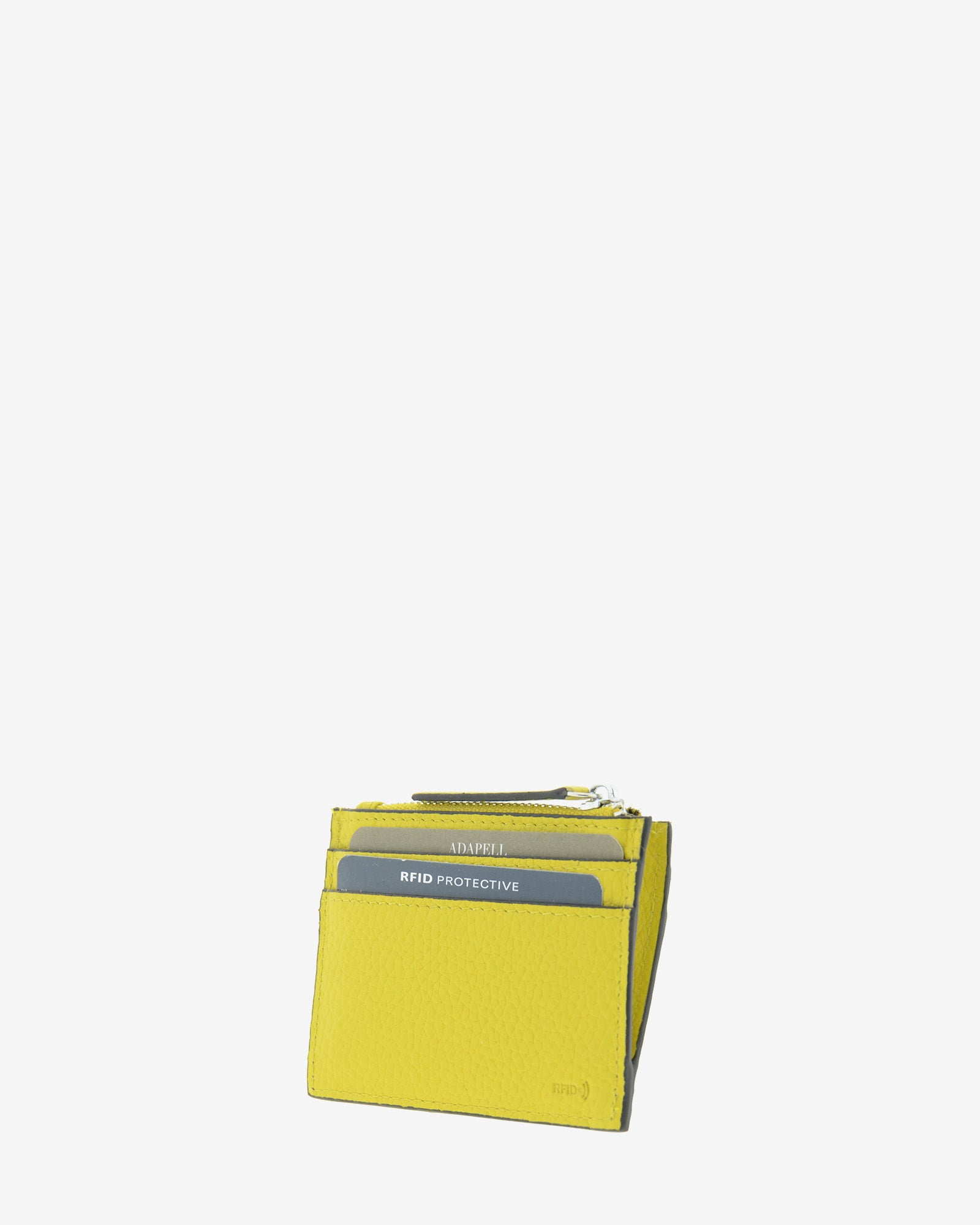 Tarjetero de piel auténtica granulada de alta calidad, ref. 4259-17 en color amarillo citrine, con protección de tarjetas RFID y monedero central con cremallera, de la colección Nude, vista diagonal trasera